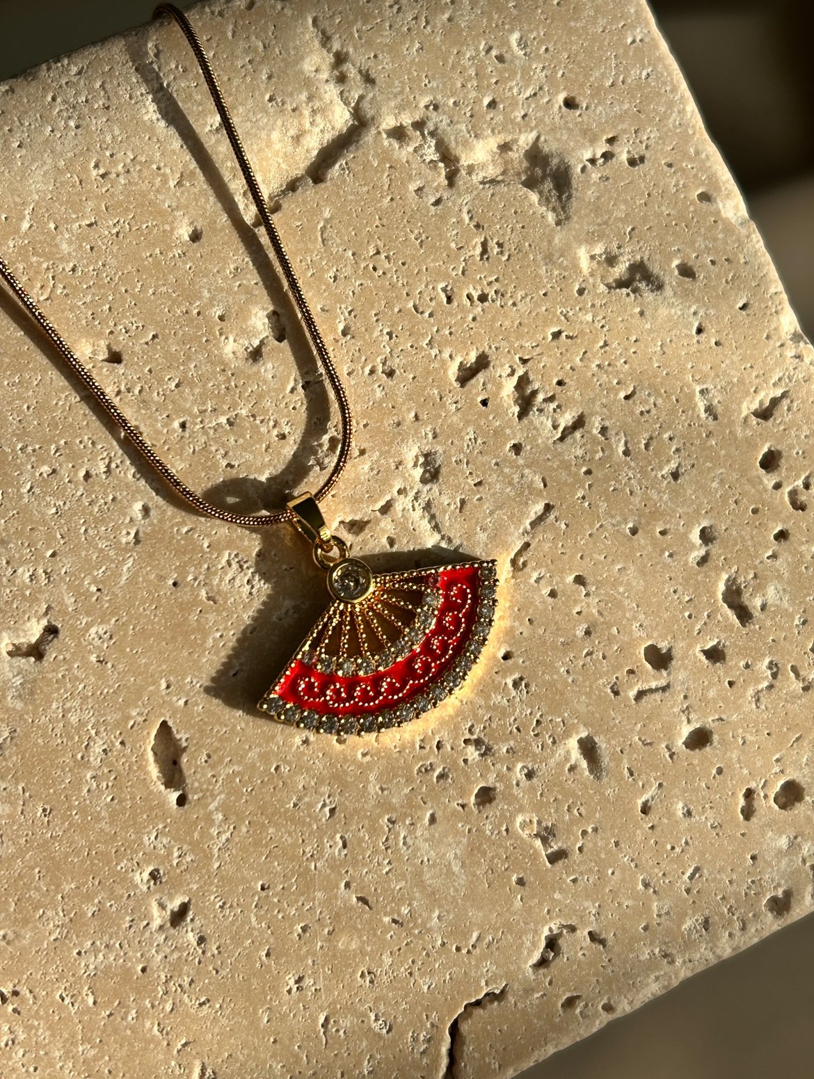 Kırmızı Yelpaze Çelik Kolye