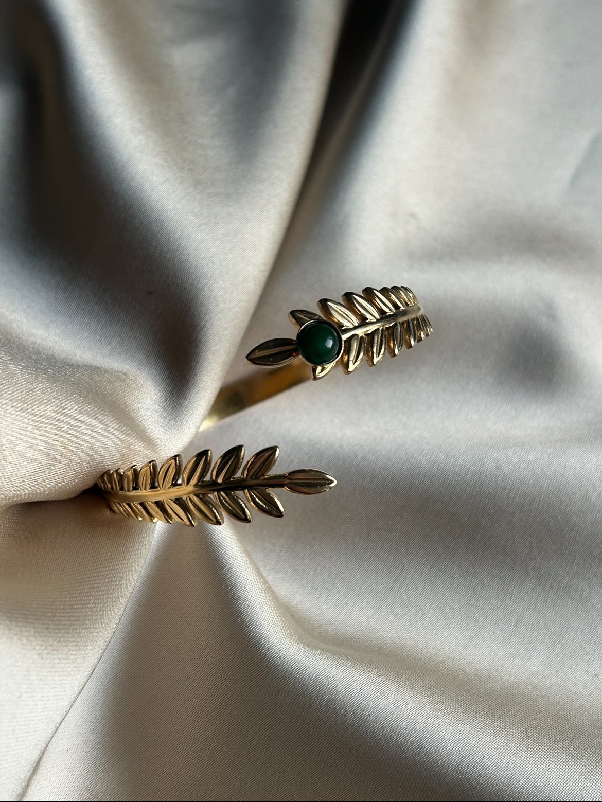 Sarmal Model Koyu Yeşil Taş Bileklik