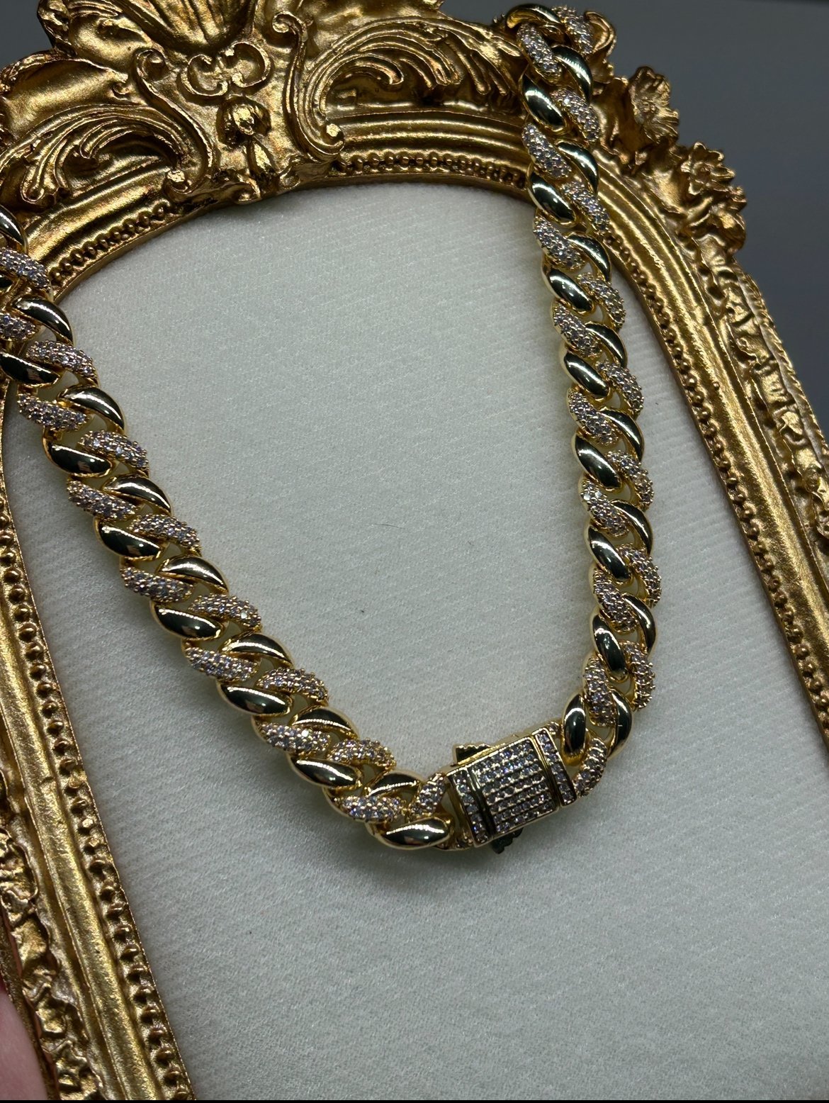 Gurmet Model Taşlı Kolye