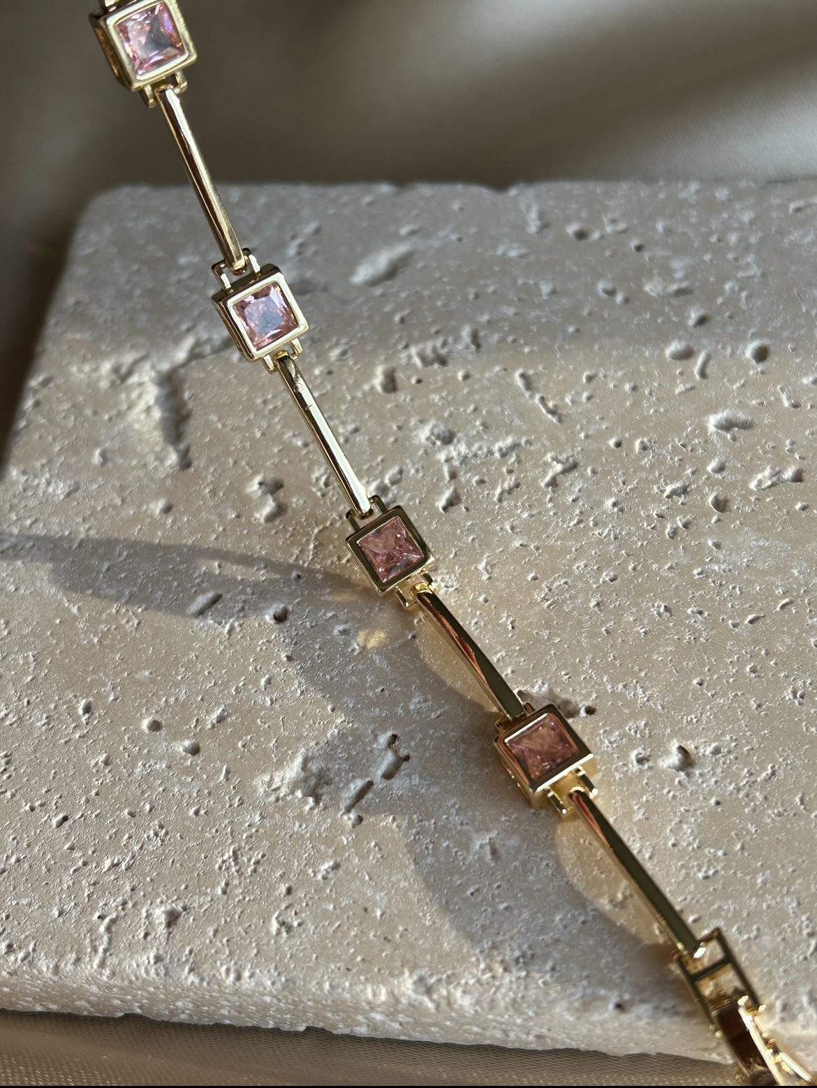 Kare Taşlı Soft Pembe Bileklik ( 14k Renk )