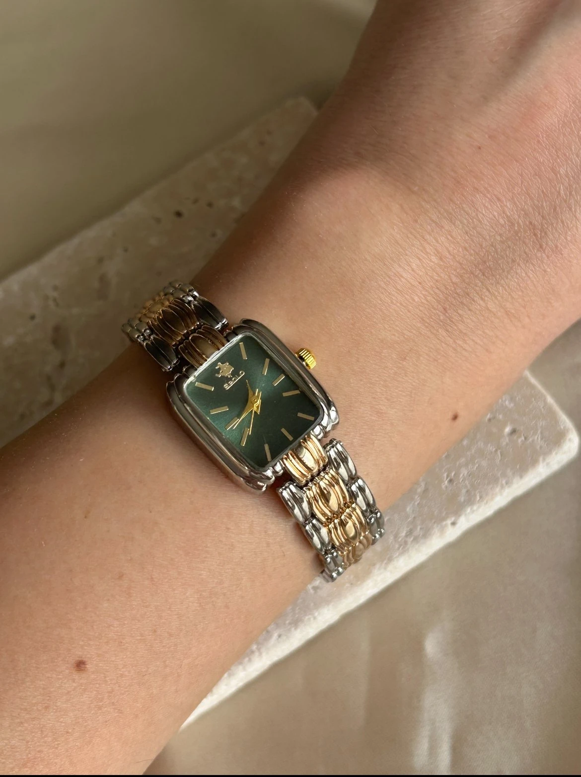 Yeşil Kadran Dikdörtgen Model Saat ( çift renkli)