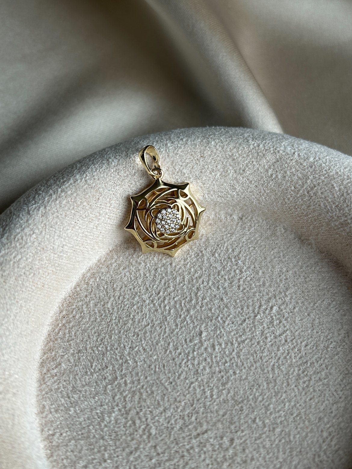 Spiral Model Taşlı Kolye Ucu (14k Renk)