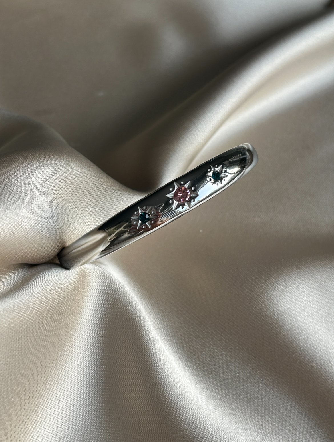 Renkli Taşlı Yıldız Bileklik ( gümüş renk )