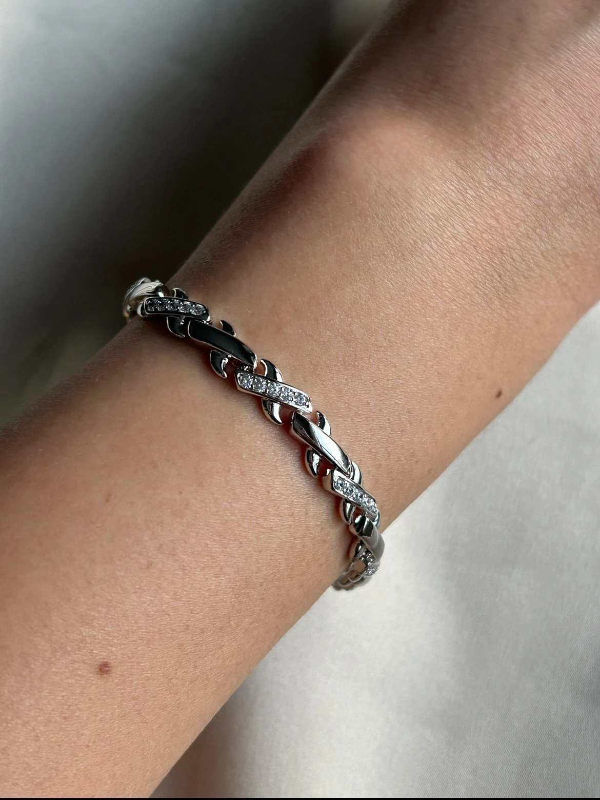 X Sarmal Model Bileklik ( gümüş renk )