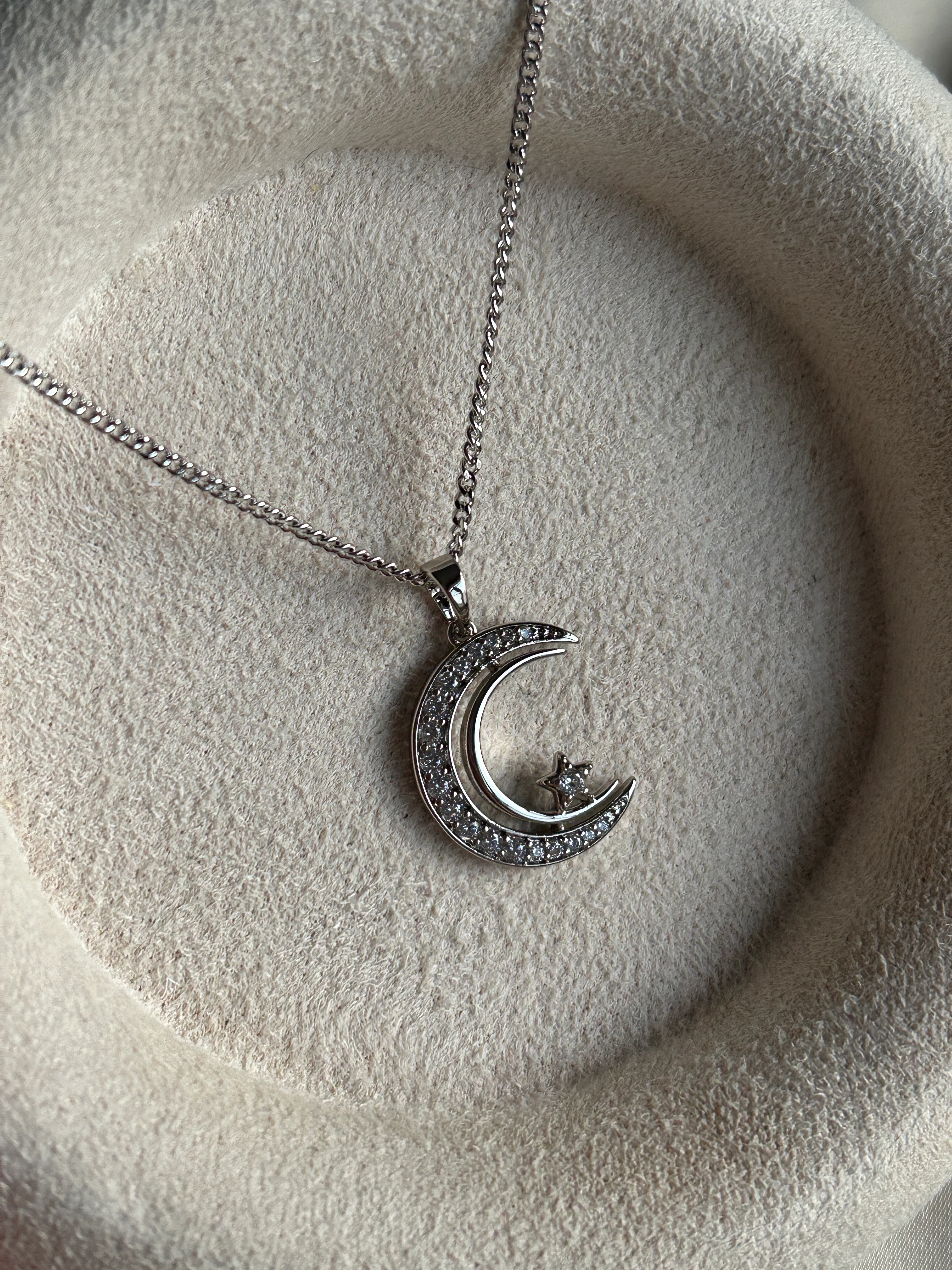 Ay ve Yıldız Model Kolye ( gümüş renk )
