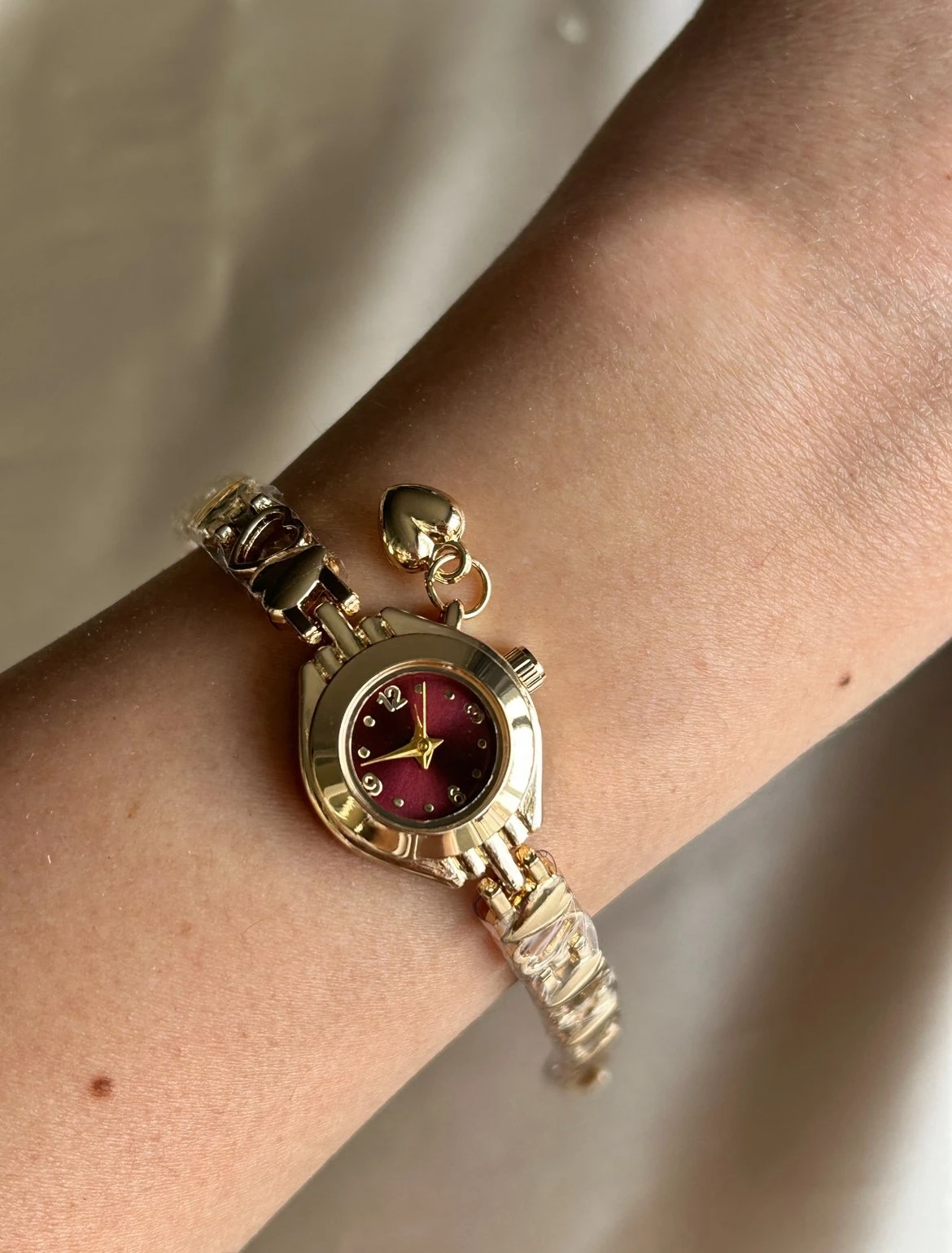 Mini Yuvarlak Model Bordo Kadran Kalp Charm Saat