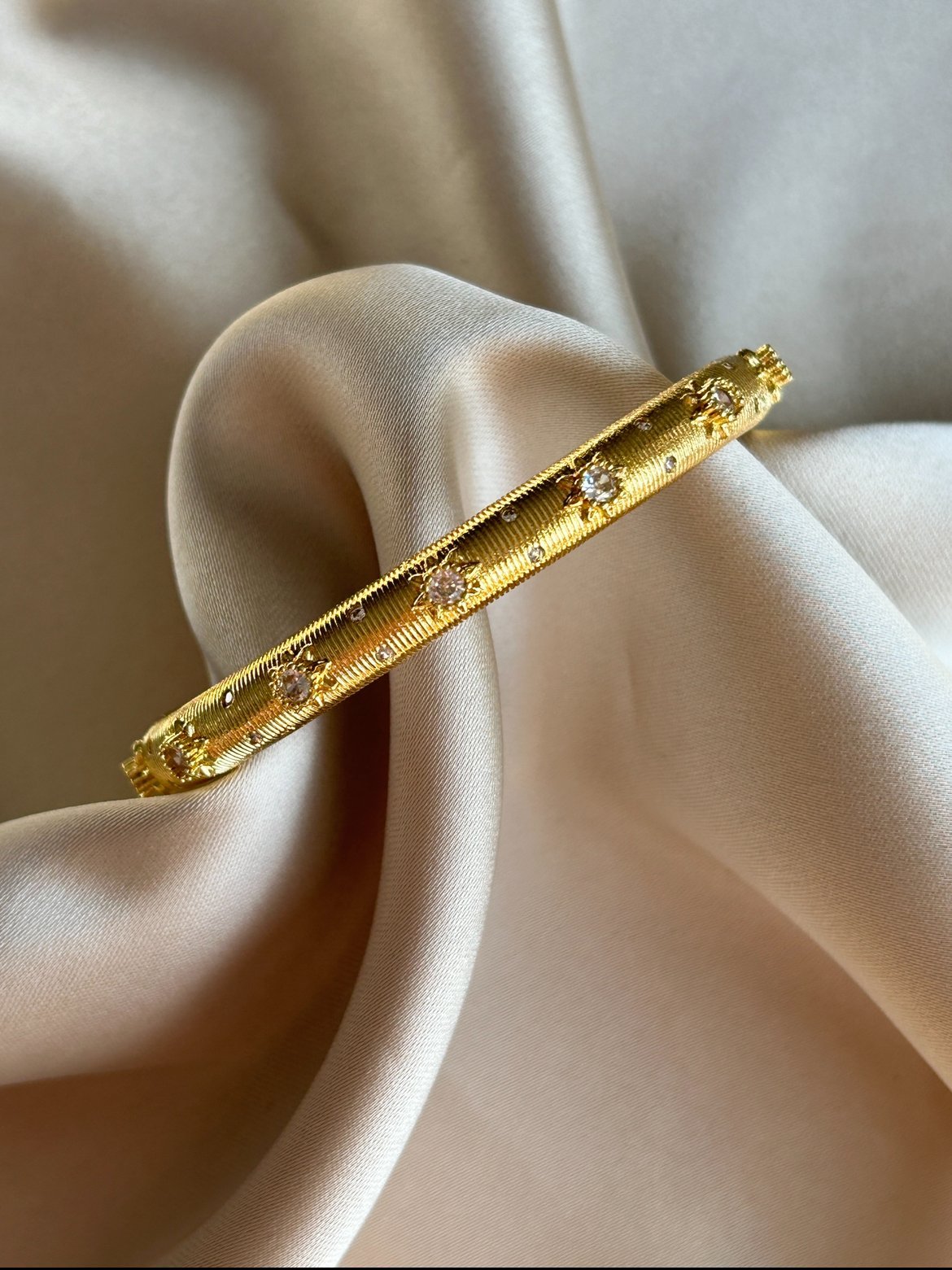 Güneş Model Kelepçe Bileklik