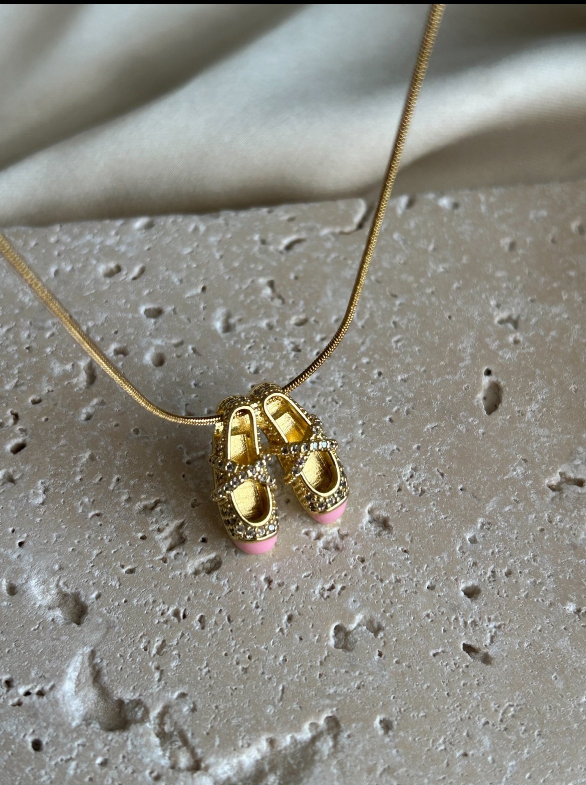 Balerin Model Kolye (Altın Renk)