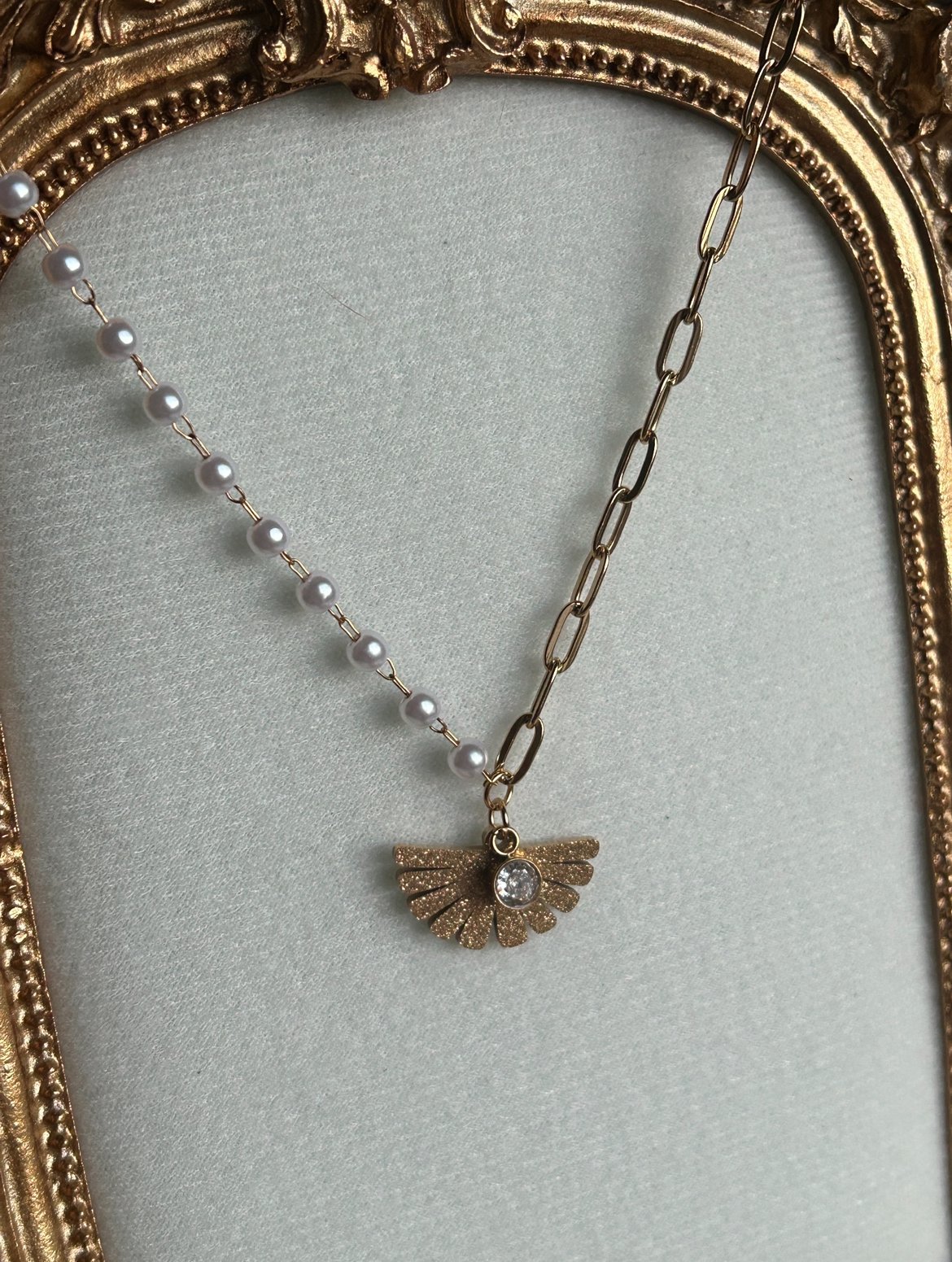 Yelpaze İnci Model Kolye