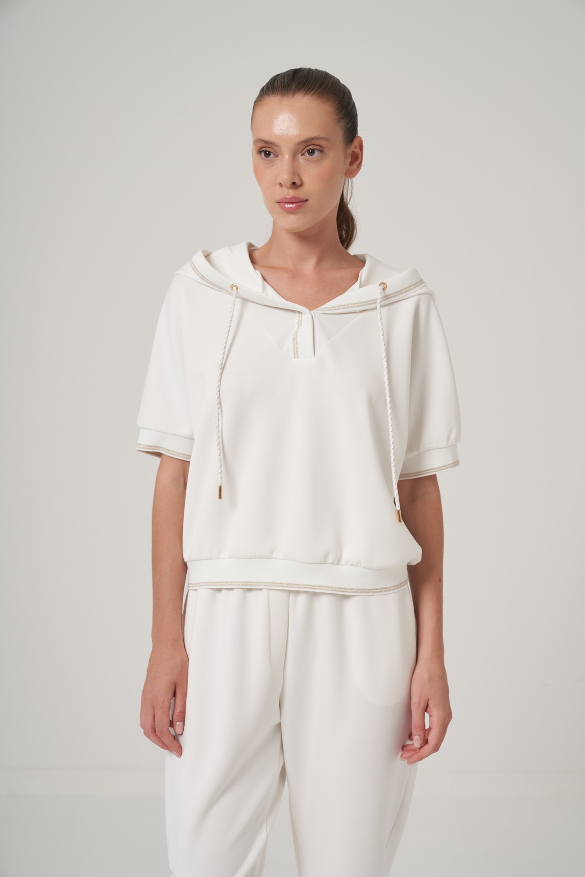 Kapüşonlu Kısa Kol Sweatshirt