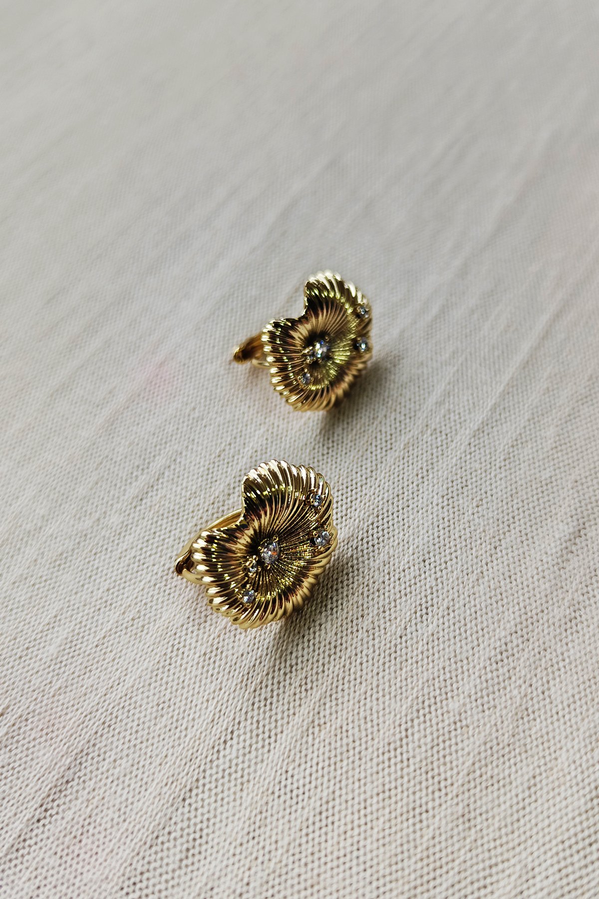 Taşlı Gold Küpe