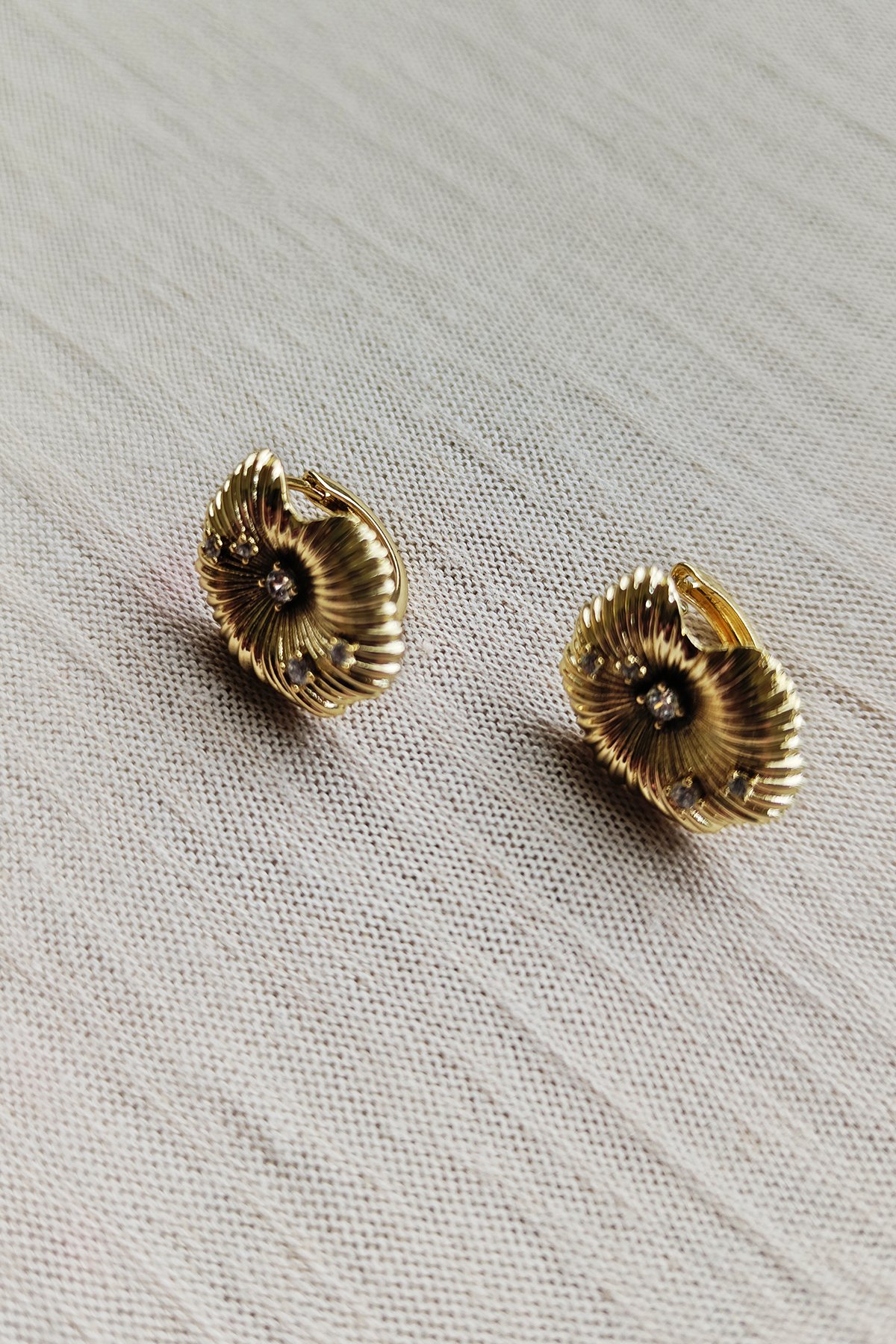 Taşlı Gold Küpe