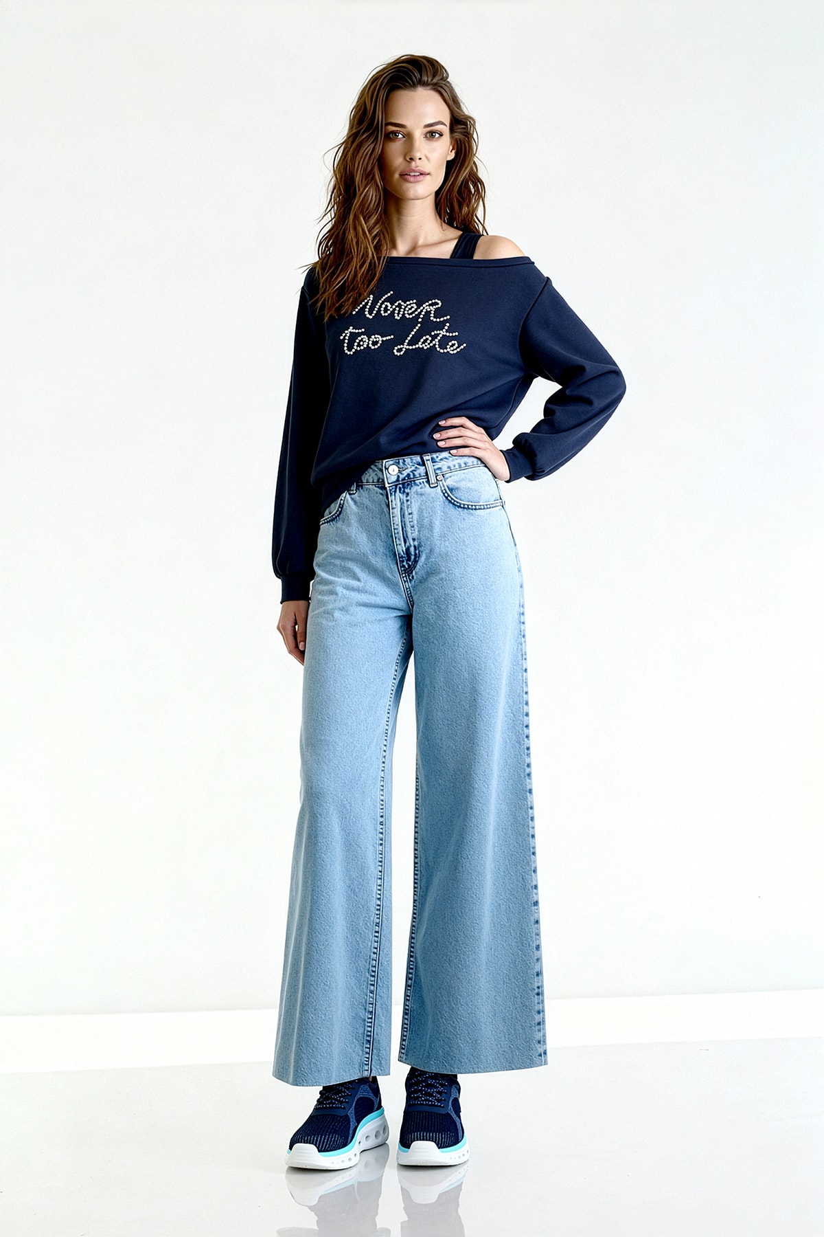 İnci Detaylı Sweatshirt