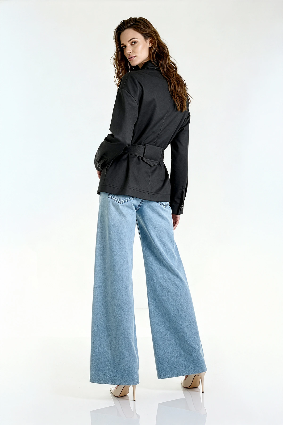 Düğme Detaylı Kemerli Ceket