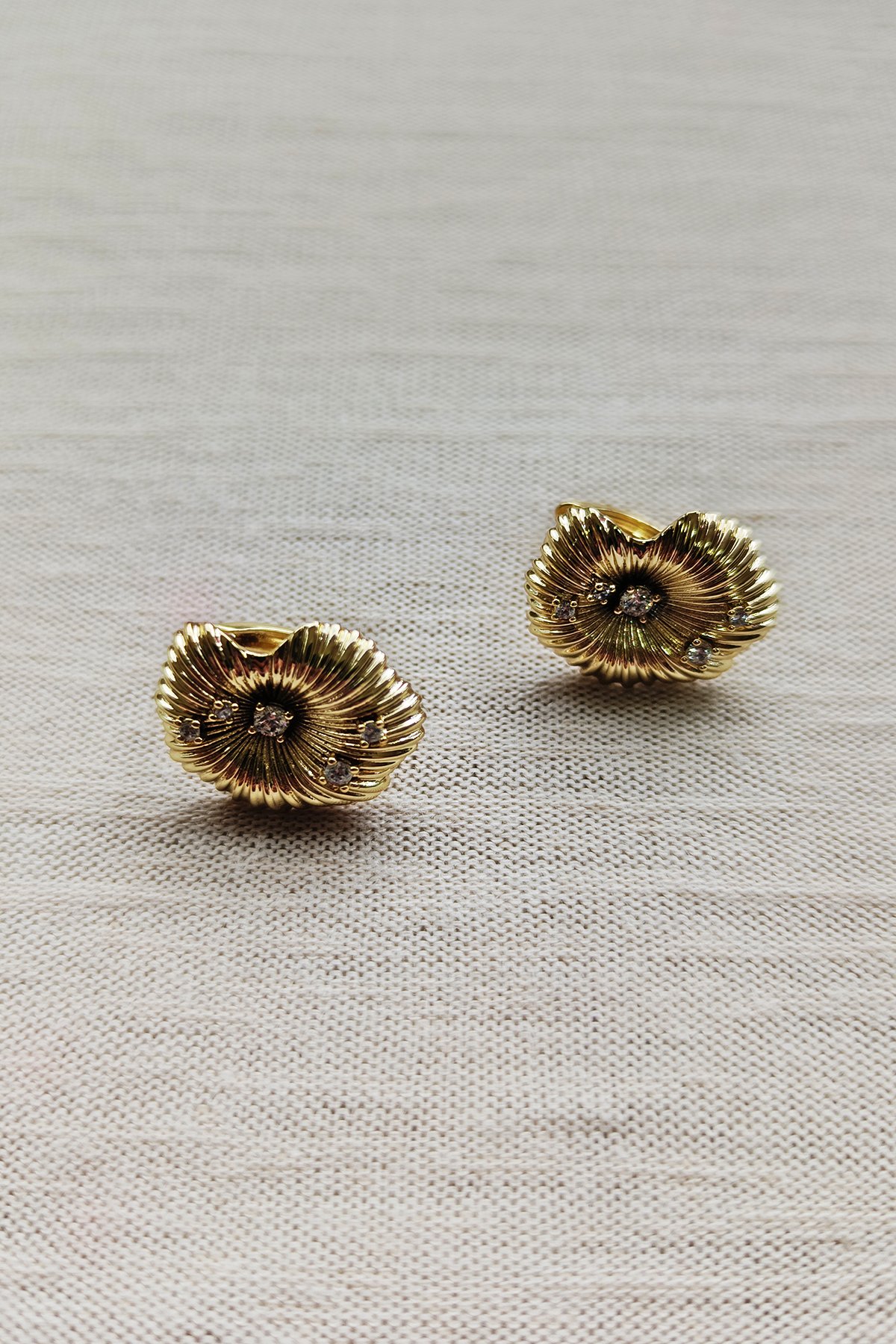 Taşlı Gold Küpe