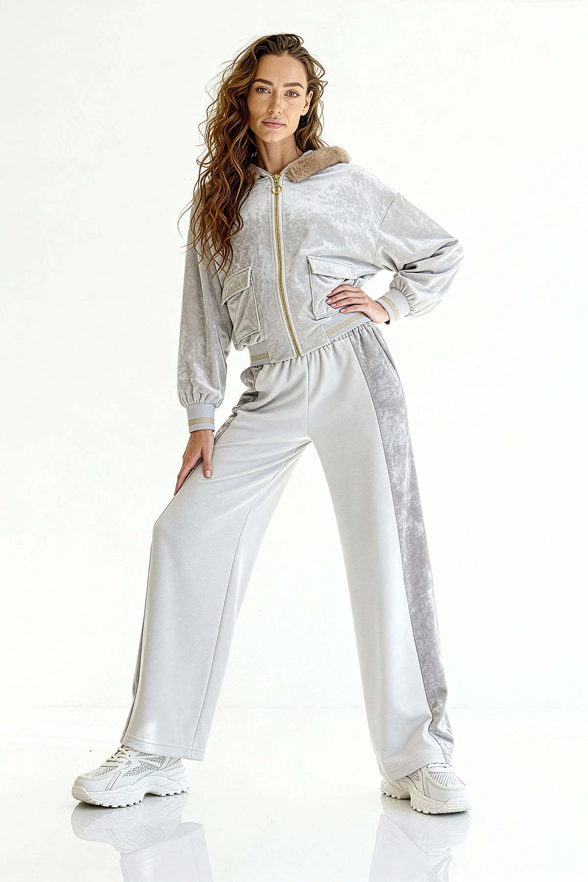 Kapüşonu Kürklü Kadife Fermuarlı Sweatshirt - BEJ