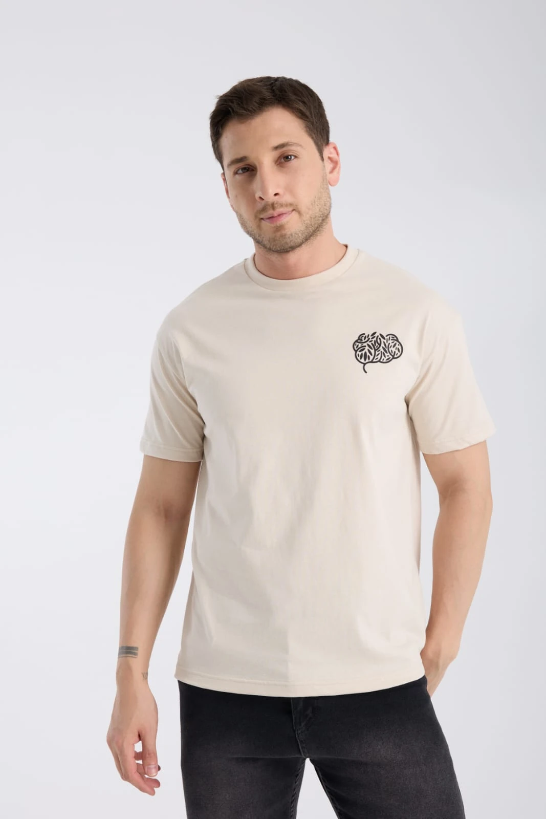 Kendi Halinde (Ekru)