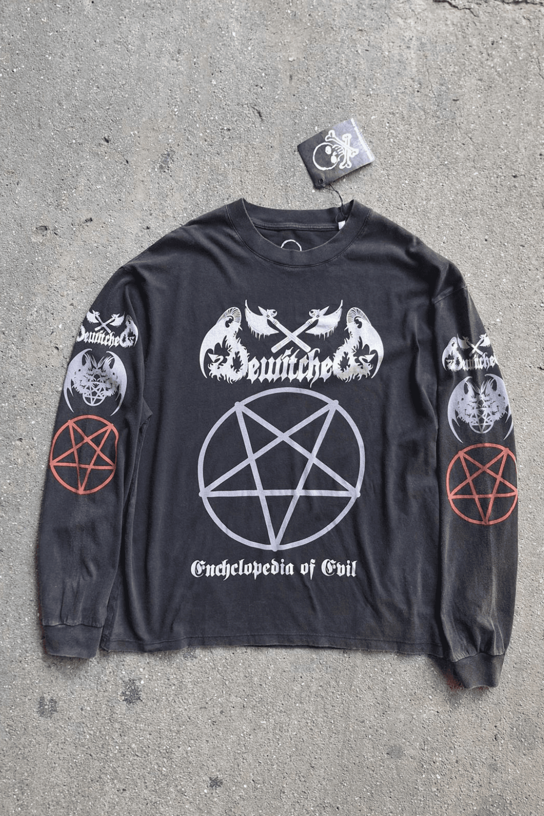 ''Bewitched'' Uzun Kol T-shirt