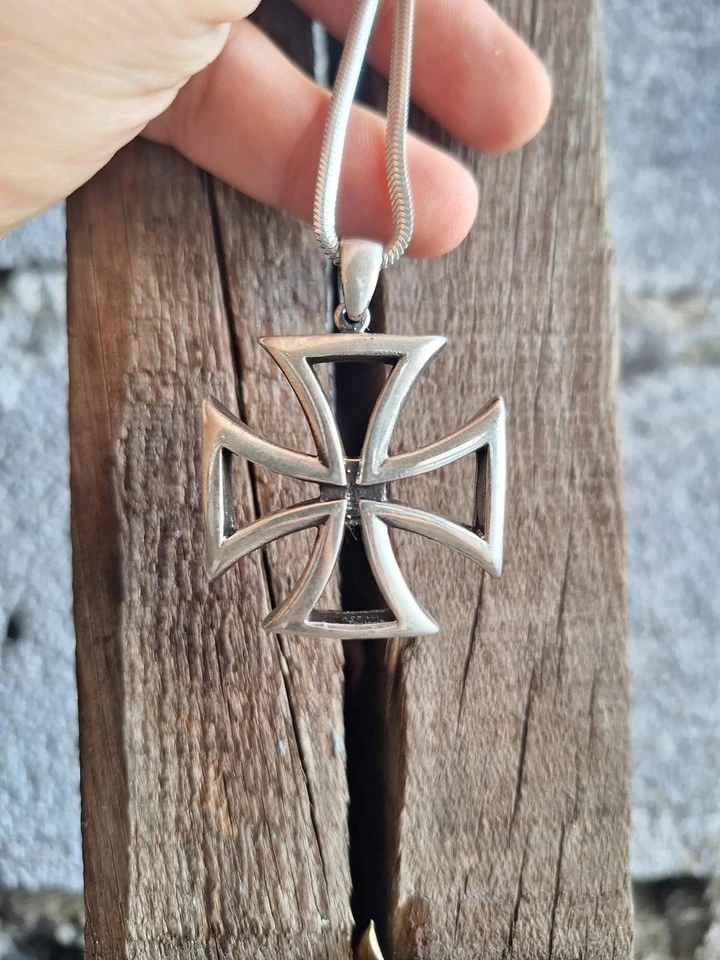 Iron Cross Pendant %100 Gümüş Kolye