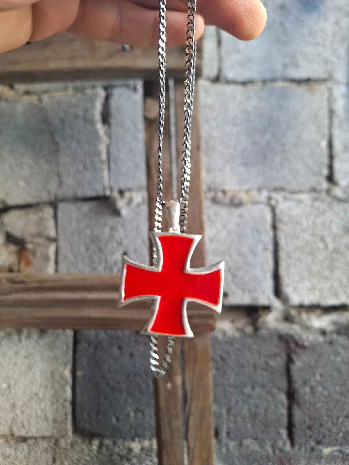 Iron Cross Black and Red Pendant %100 Gümüş Kolye