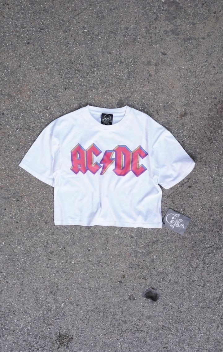 AC/CD Beyaz Crop Pembe Baskılı T-shirt