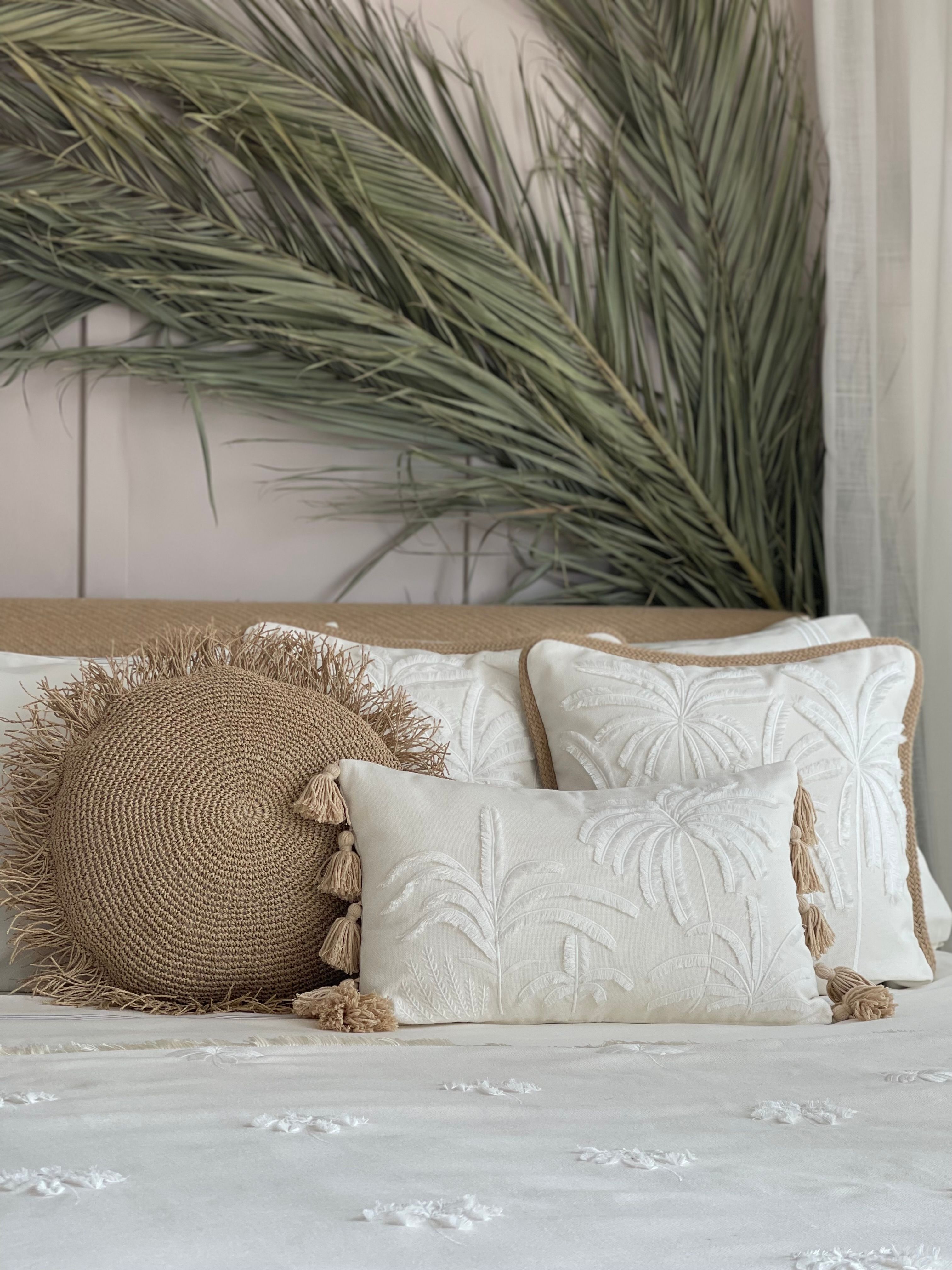 Tropical Collection Ekru Nakışlı Kırlent Kılıfı