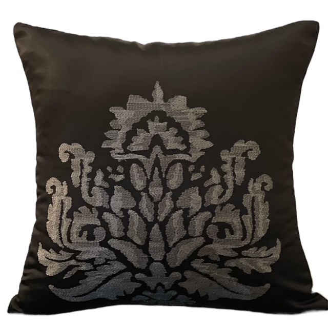 Gri Damask Nakışlı Kırlent Kılıfı 43 *43 cm