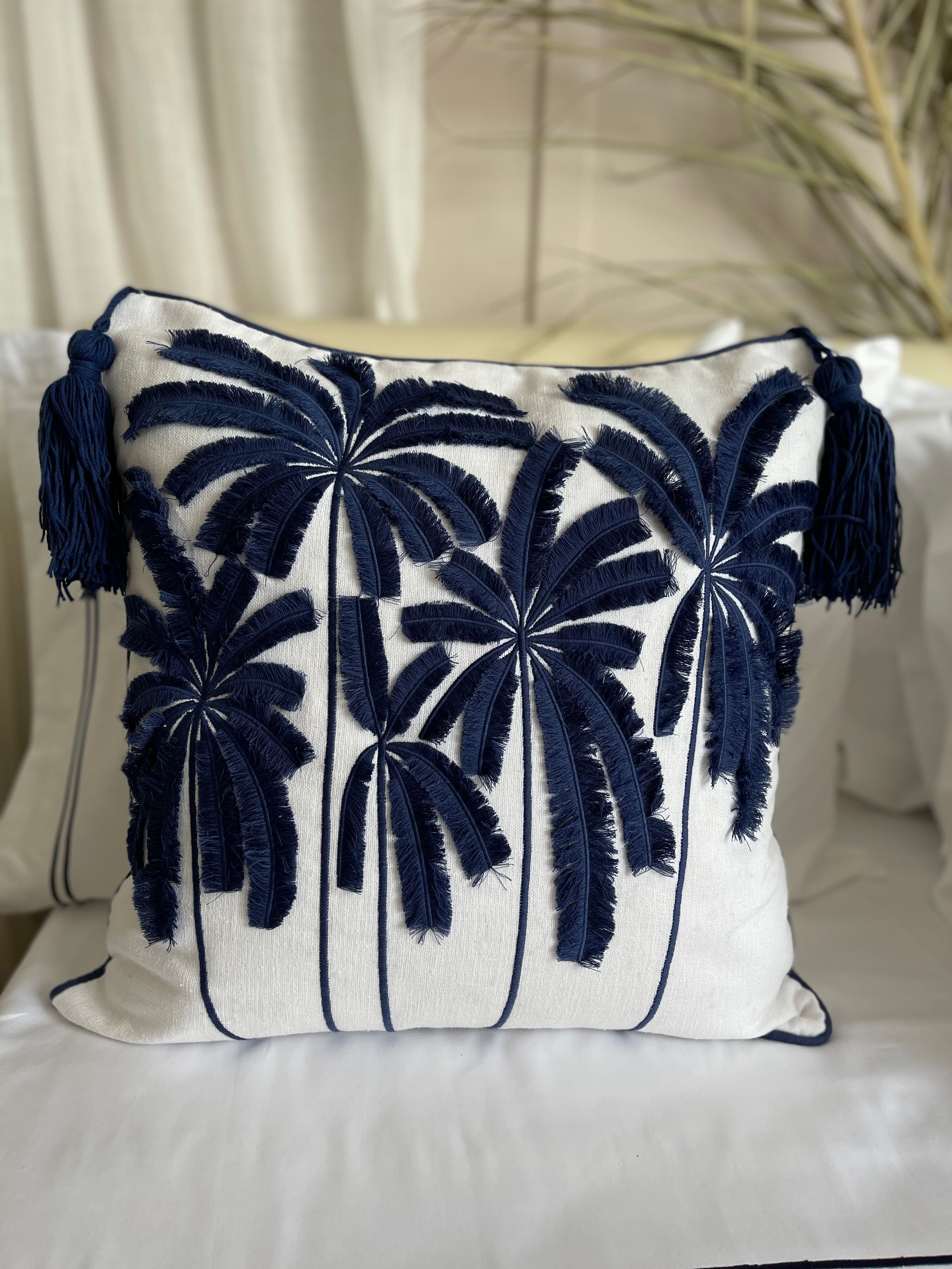 Tropical Collection Lacivert Nakışlı Kırlent Kılıfı