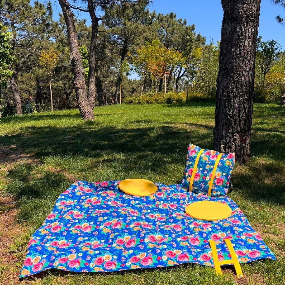 Rose Pattern Picnic Set