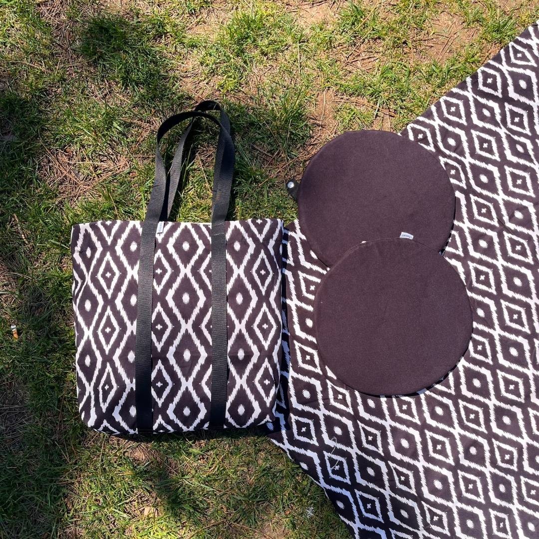 Black-White Color Picnic Set