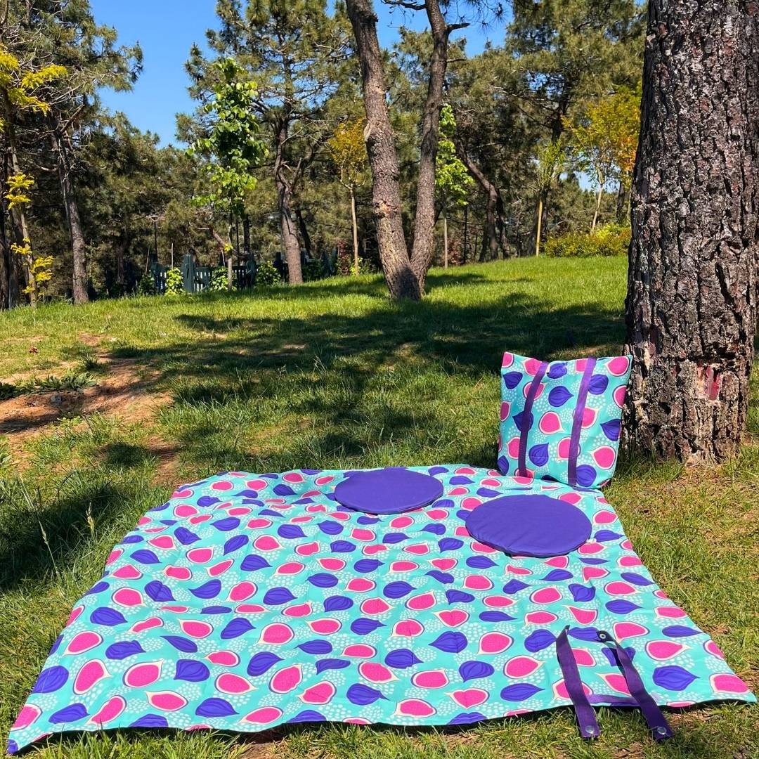 Fig Patterned Picnic Set 