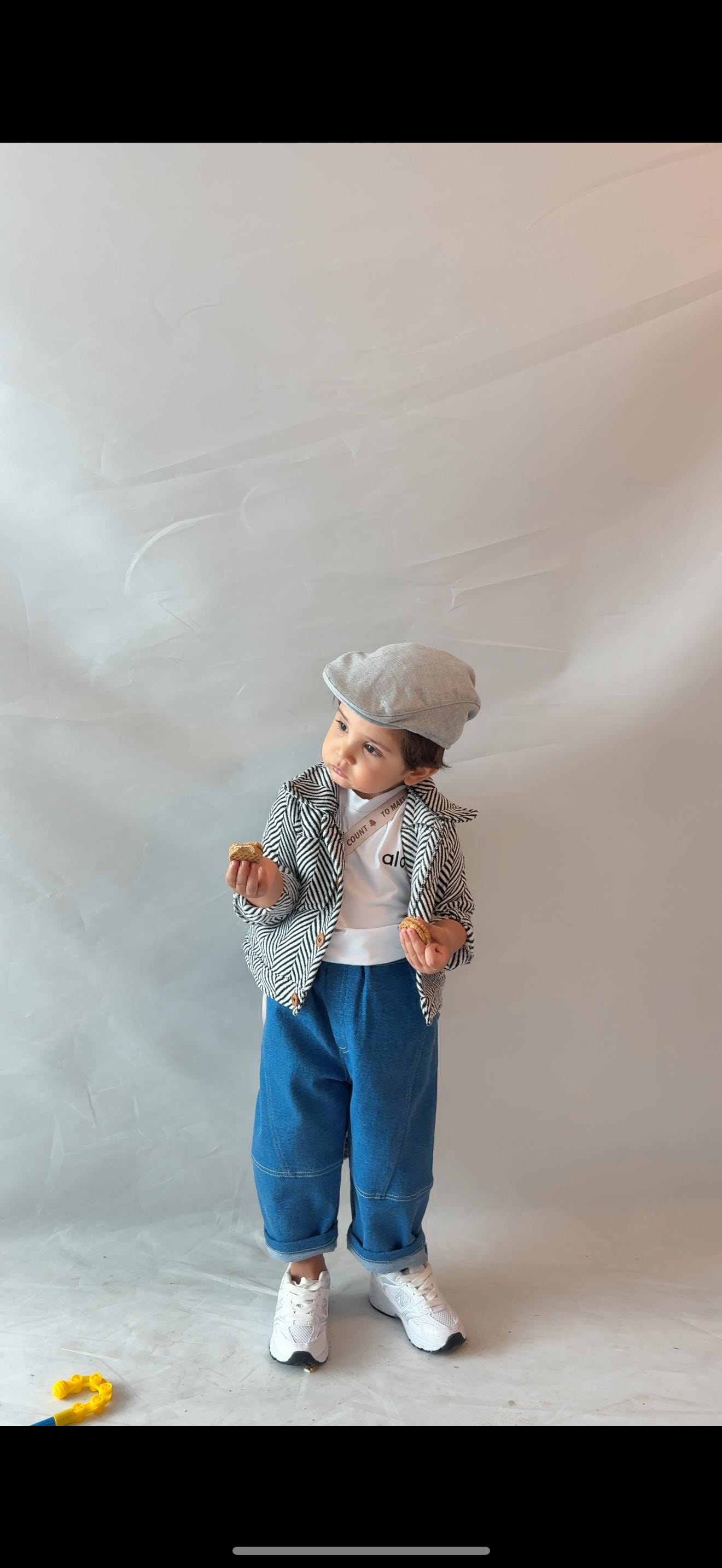 kot pantolon siyah beyaz kaşe ceket alo tişört 