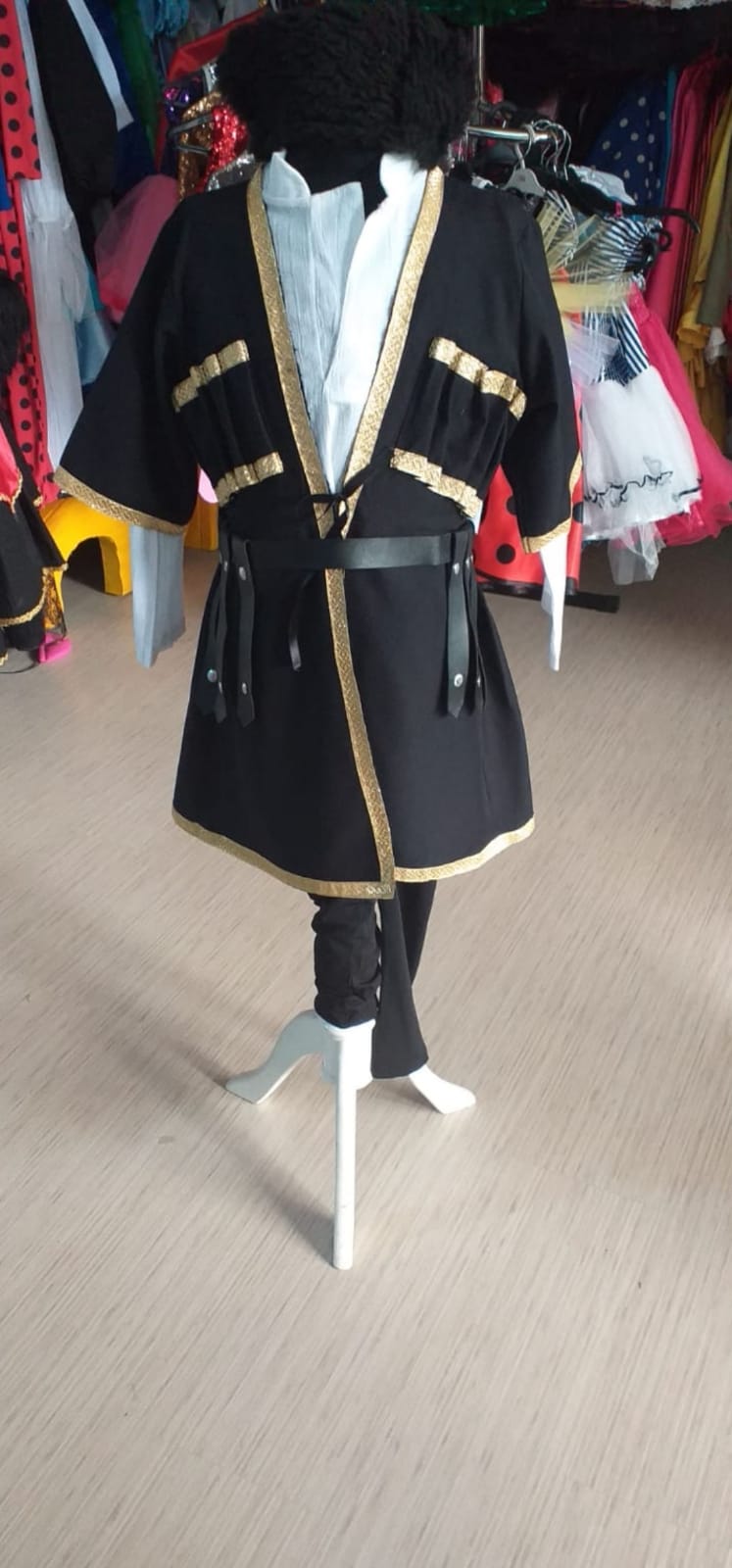 Kafkas Erkek Kostümü