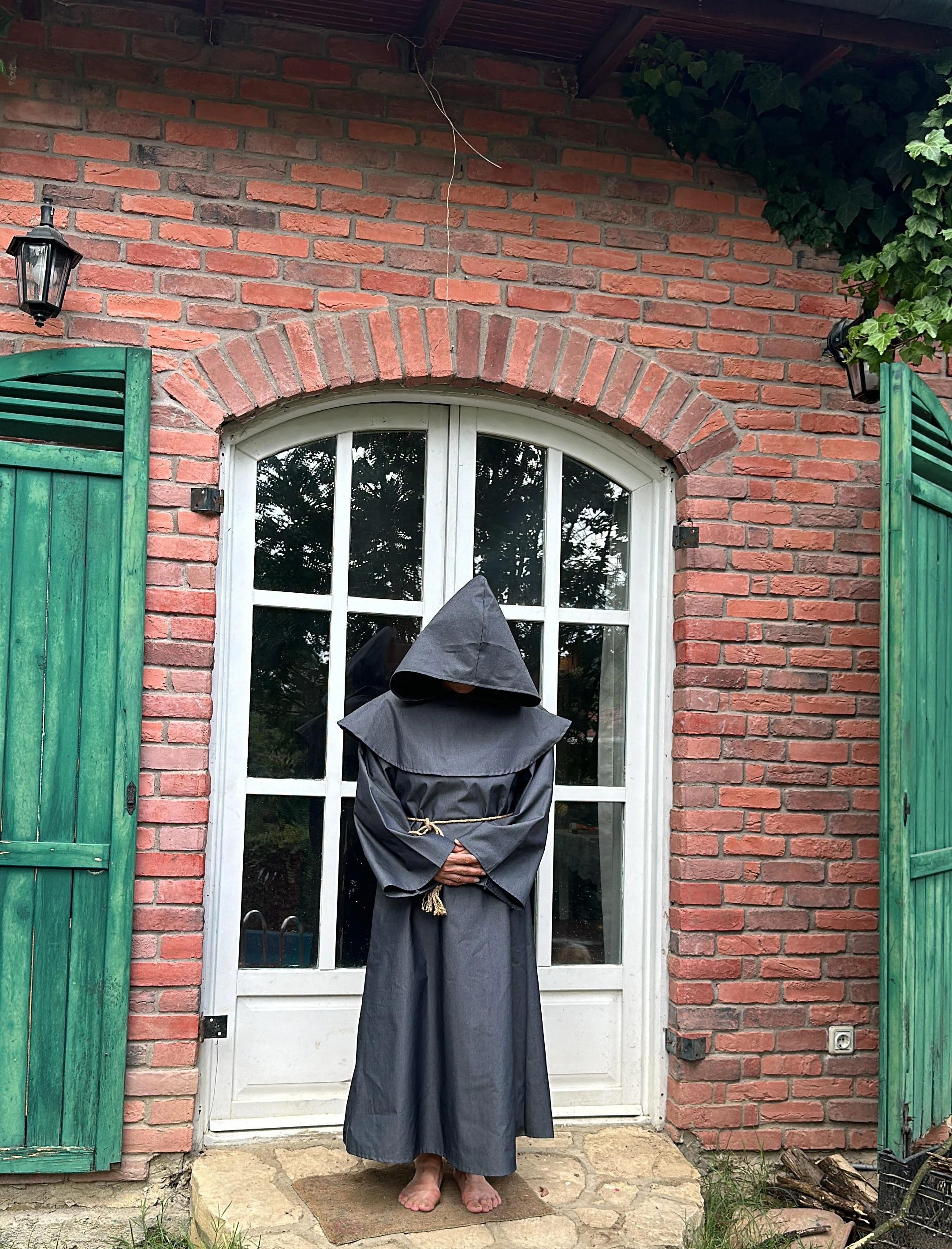 Gri Keşiş Kostümü