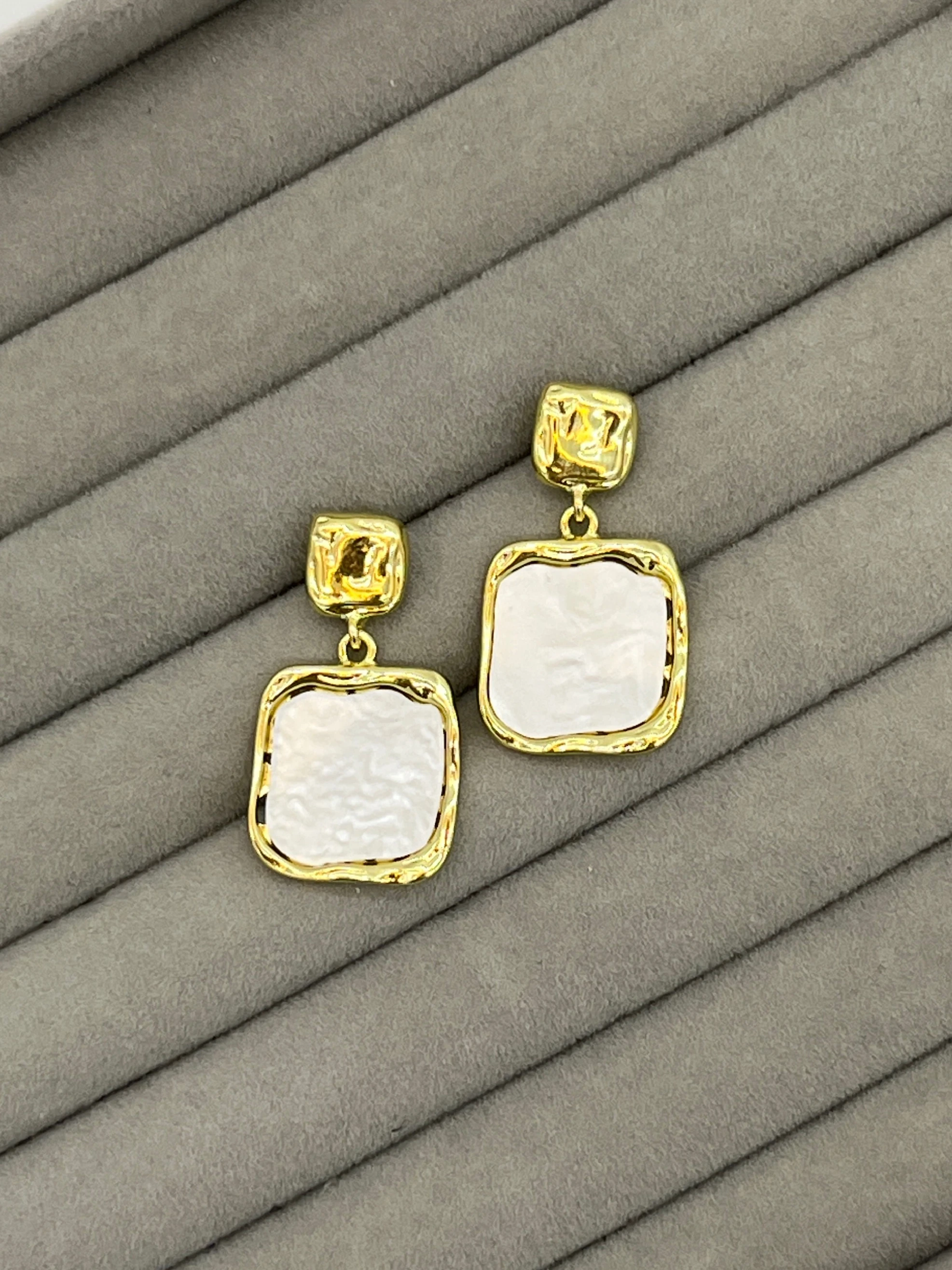 Vintage Kare Tasarım Sallantılı Küpe 