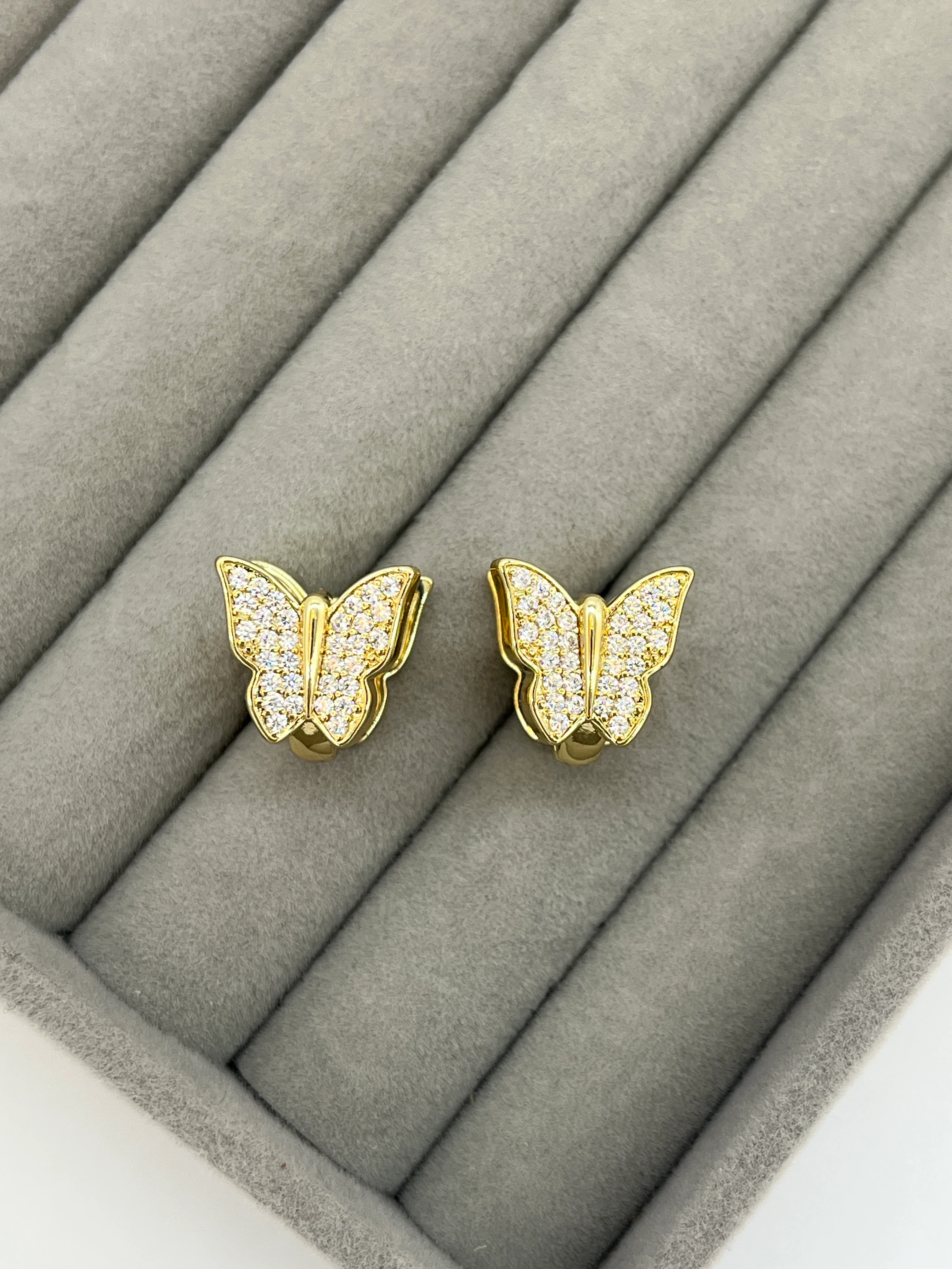 Taşlı kelebek küpe - GOLD