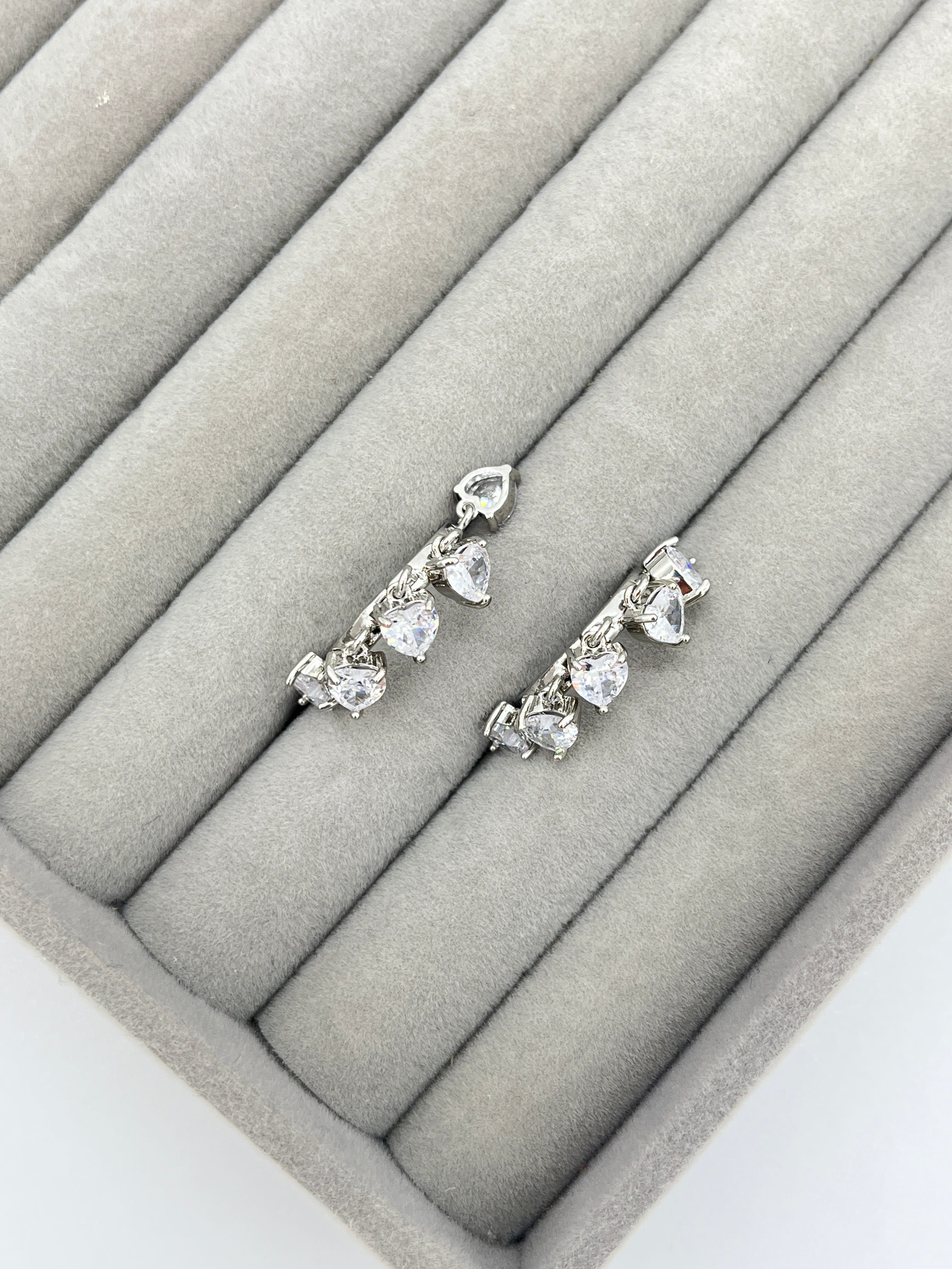 Gümüş taşlı tasarım küpe - SILVER