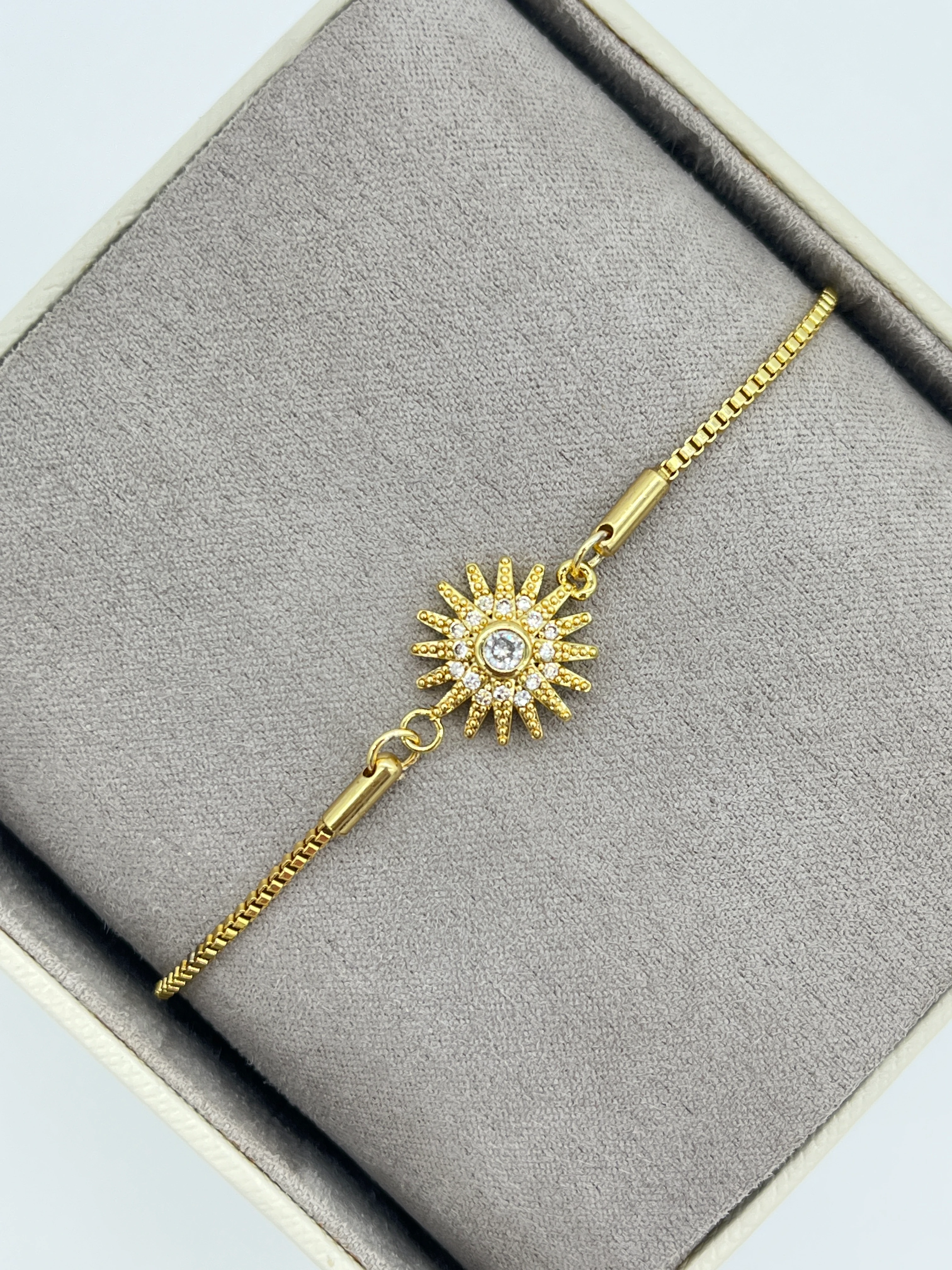 Taşlı Güneş Bileklik - BEYAZ TAŞLI - GOLD