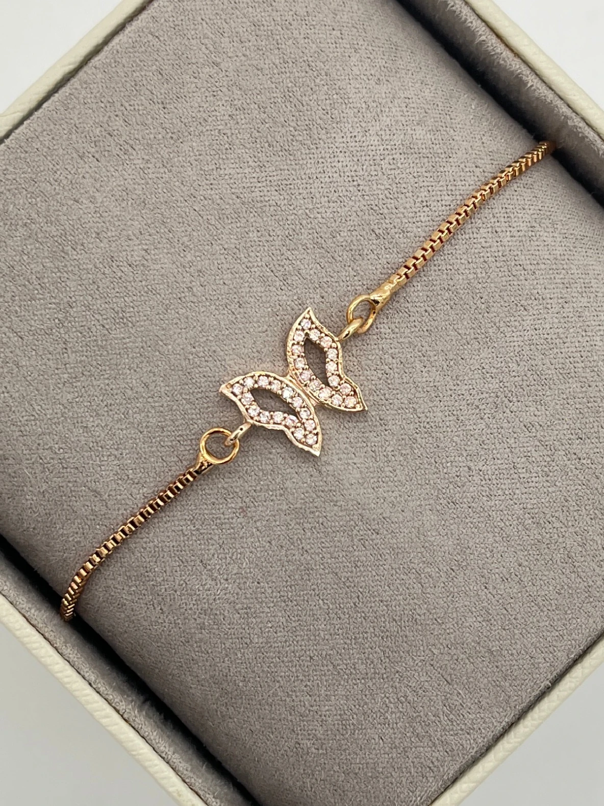 Taşlı Kelebek Bileklik