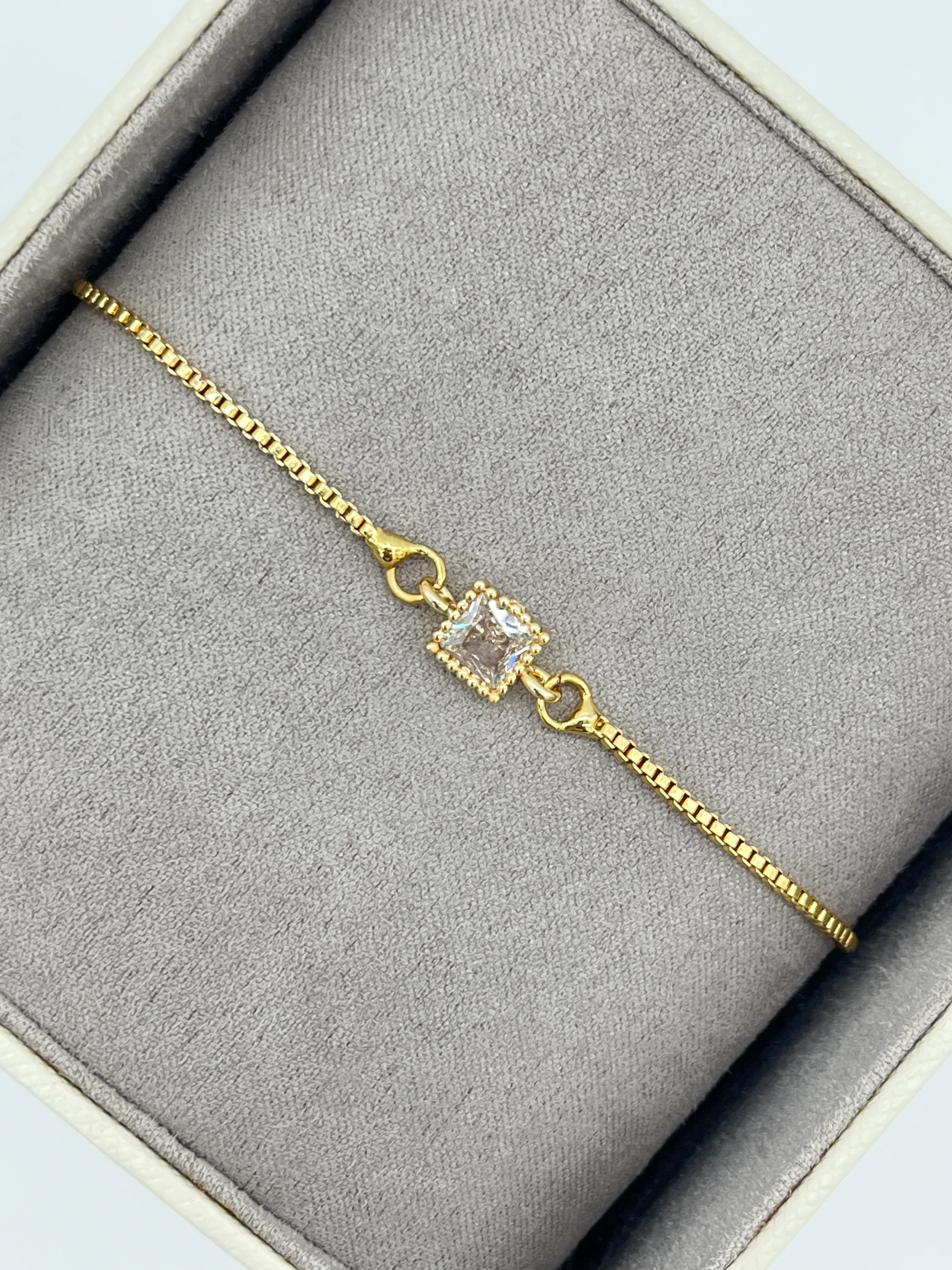 Kare Taşlı Bileklik - GOLD