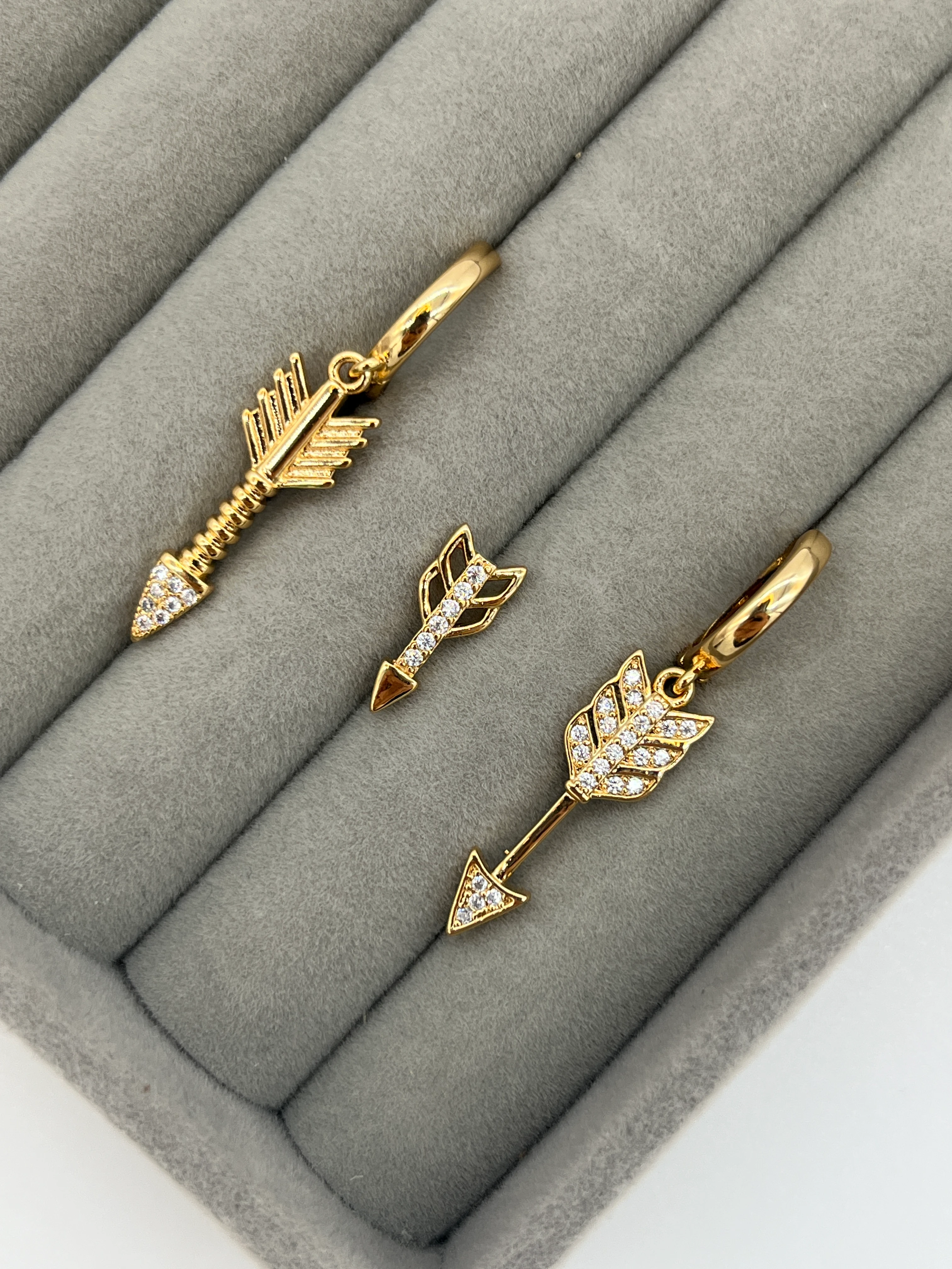 Ok tasarım 3'lü set küpe