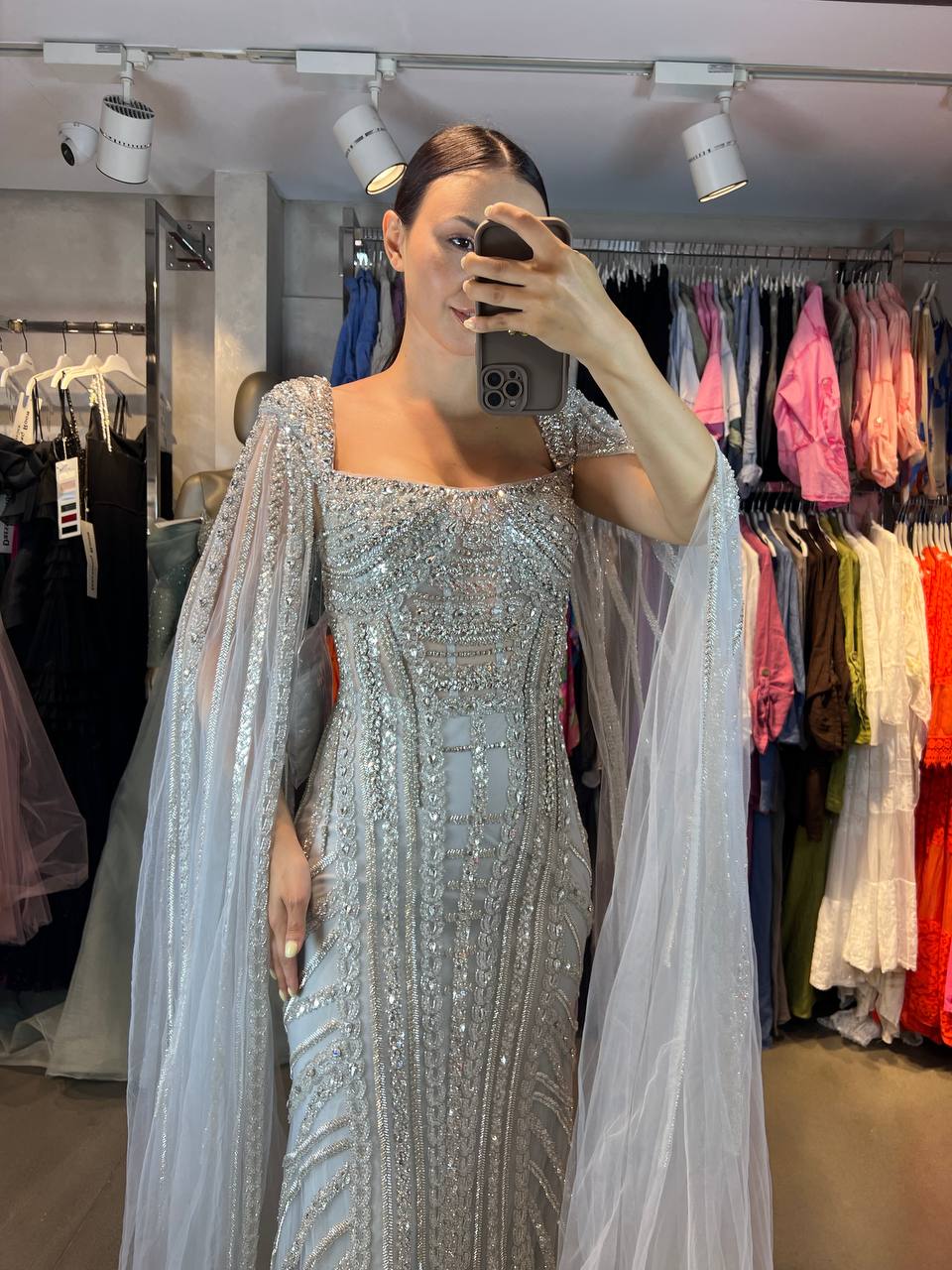 Kare Yaka Taş İşlemeli Pelerinli Abiye Elbise