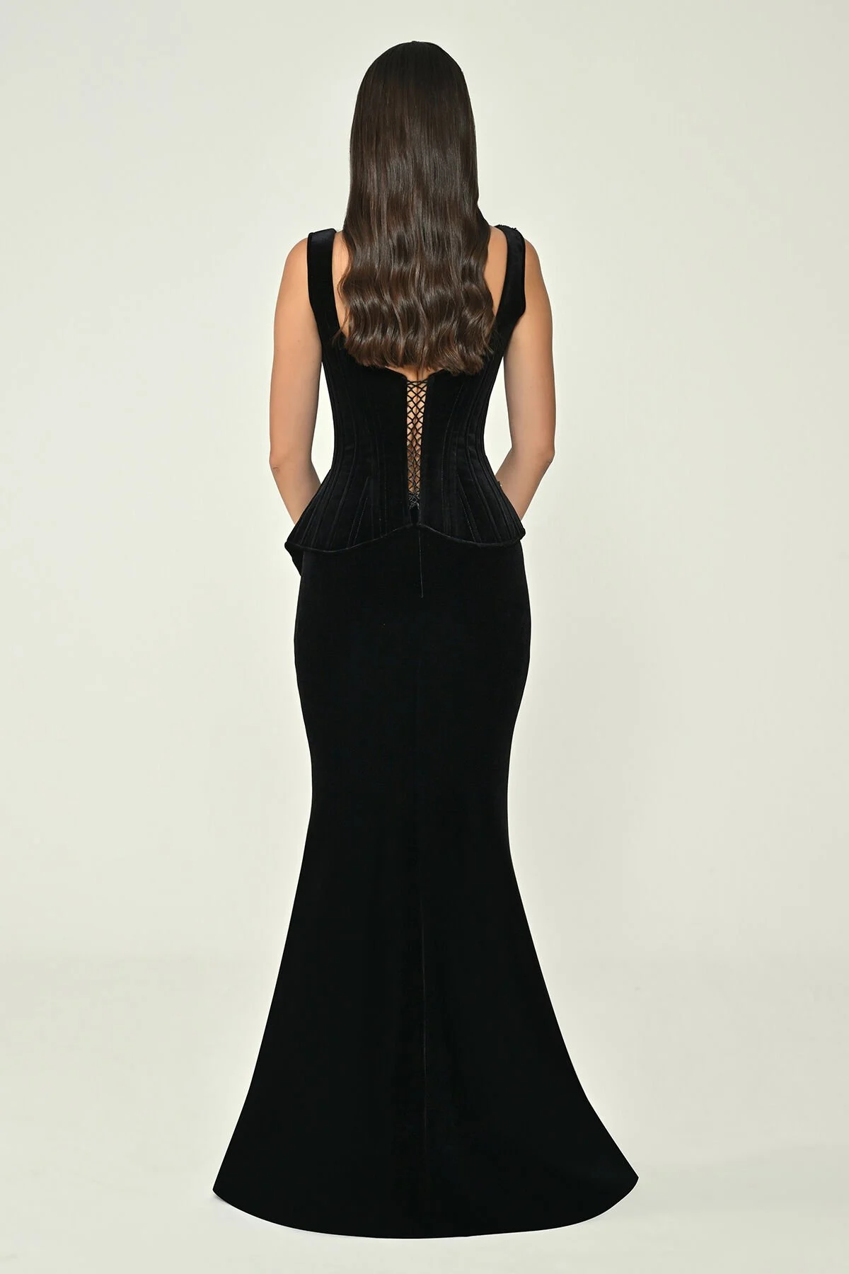 Askılı Metal Aksesuarlı Korse Bel Kadife Uzun Elbise