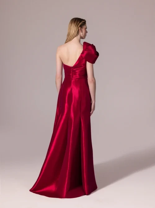 Asimetrik Kesim Göğsü İşlemeli Yırtmaçlı Balık Abiye Elbise