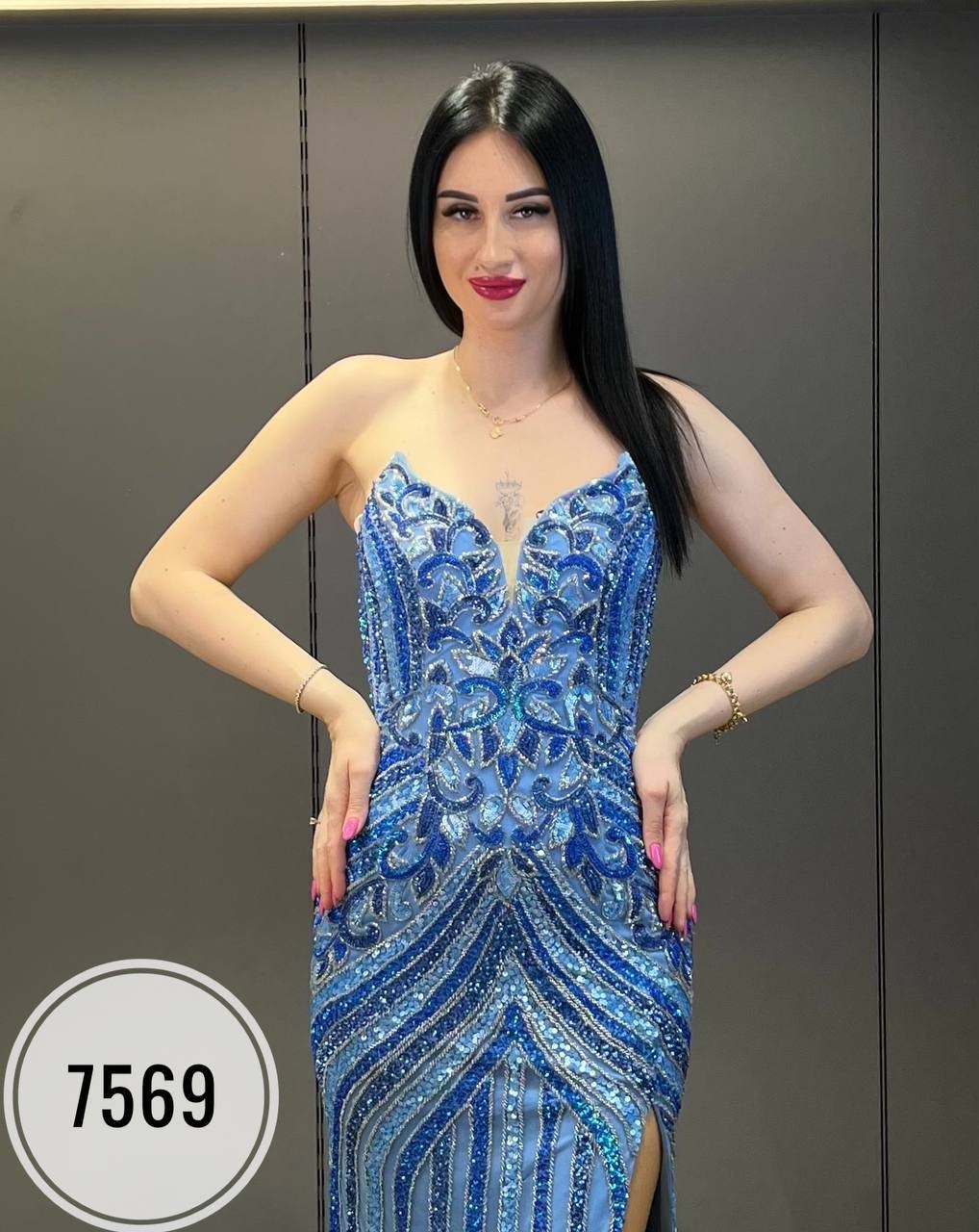 El İşçiliği Taş Detaylı Gece Elbisesi
