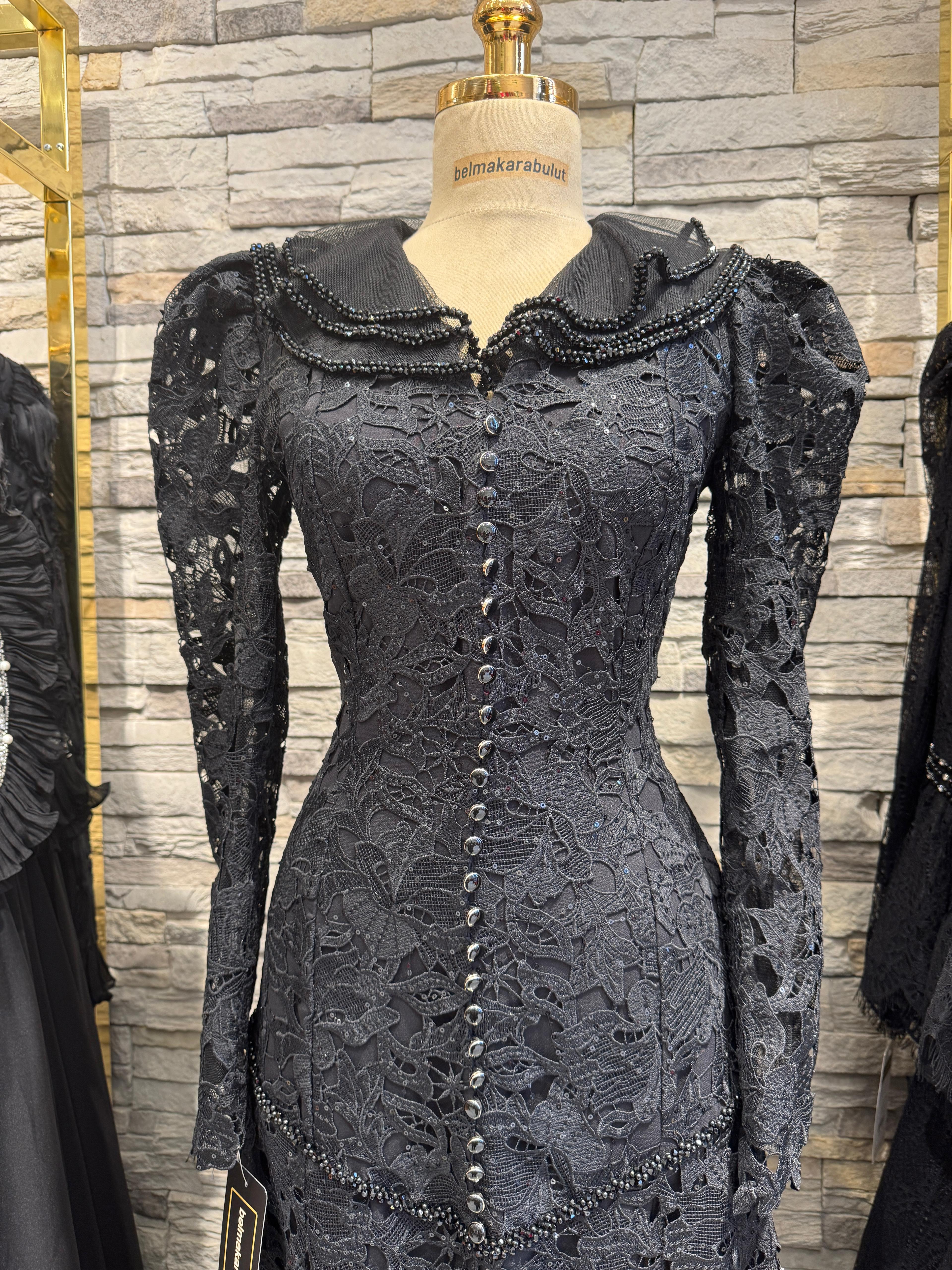 Siyah Dantel İşlemeli Uzun Kollu Vintage Abiye Elbise