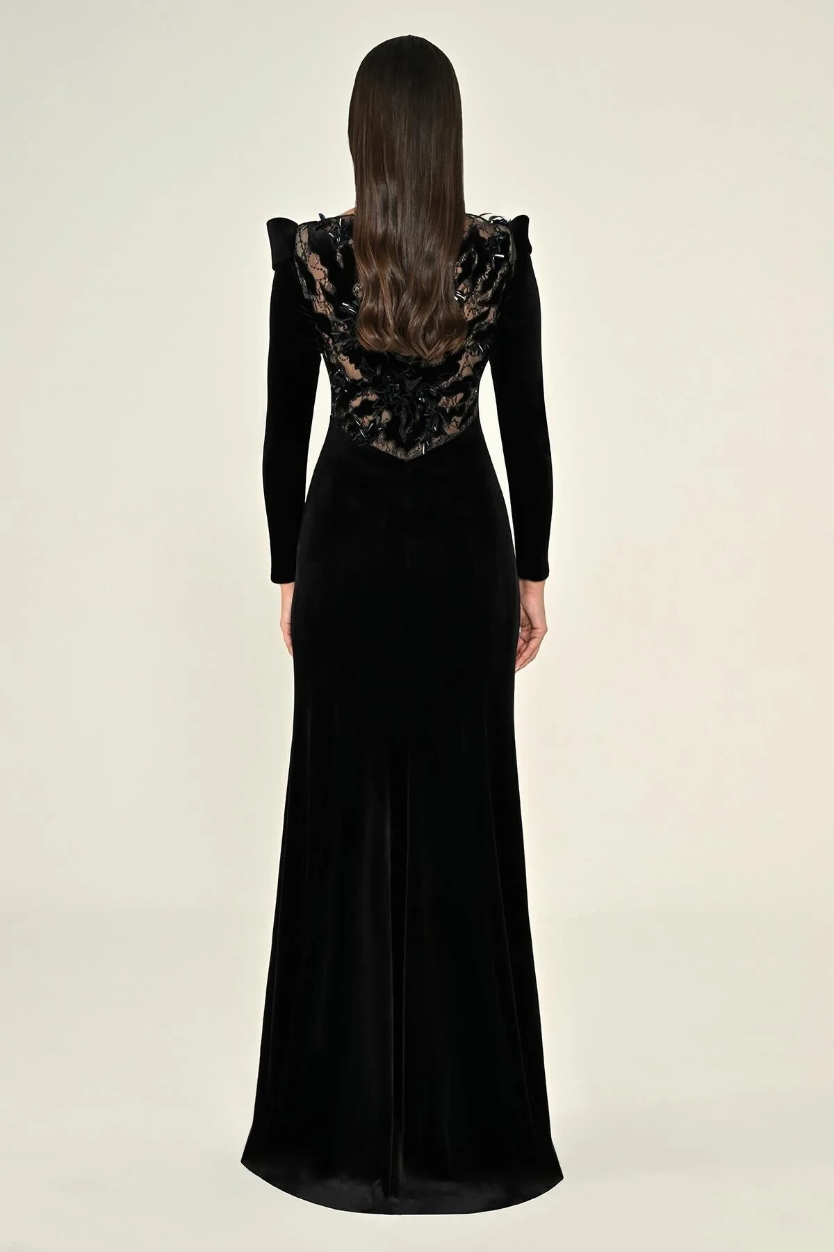 Uzun Kollu Sırt ve Yırmaç Dantel Kadife Uzun Elbise