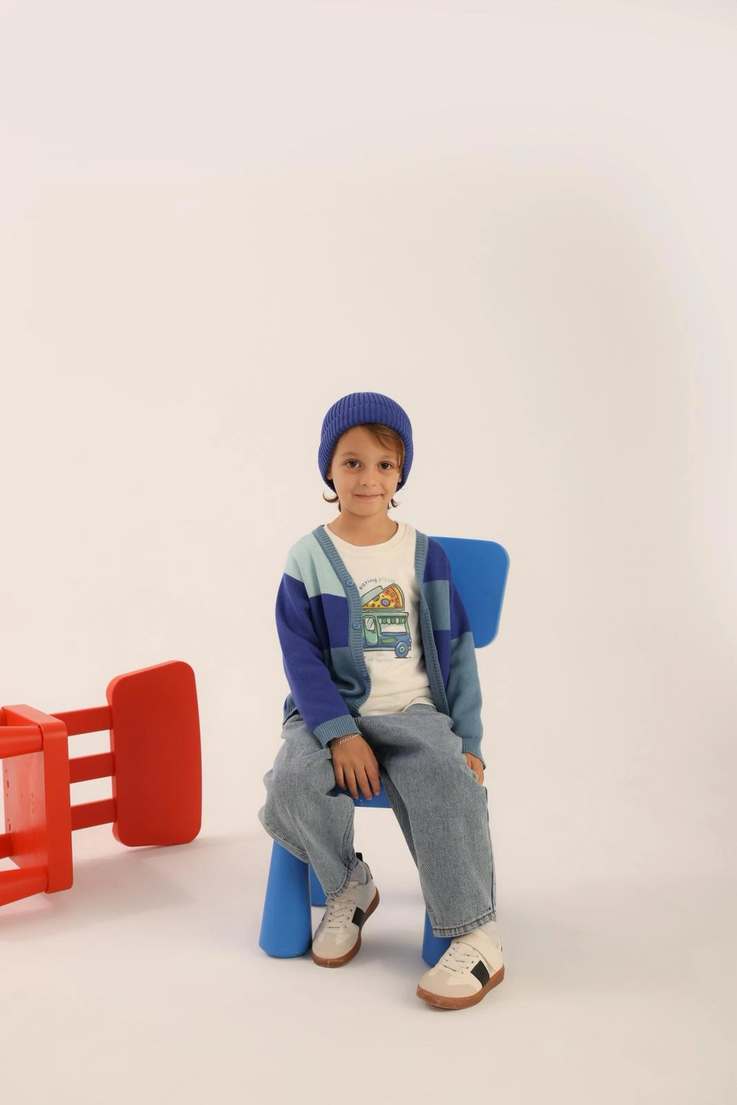 Renk Bloklu Hırka, Baskılı Tişört ve Denim Baggy Jean