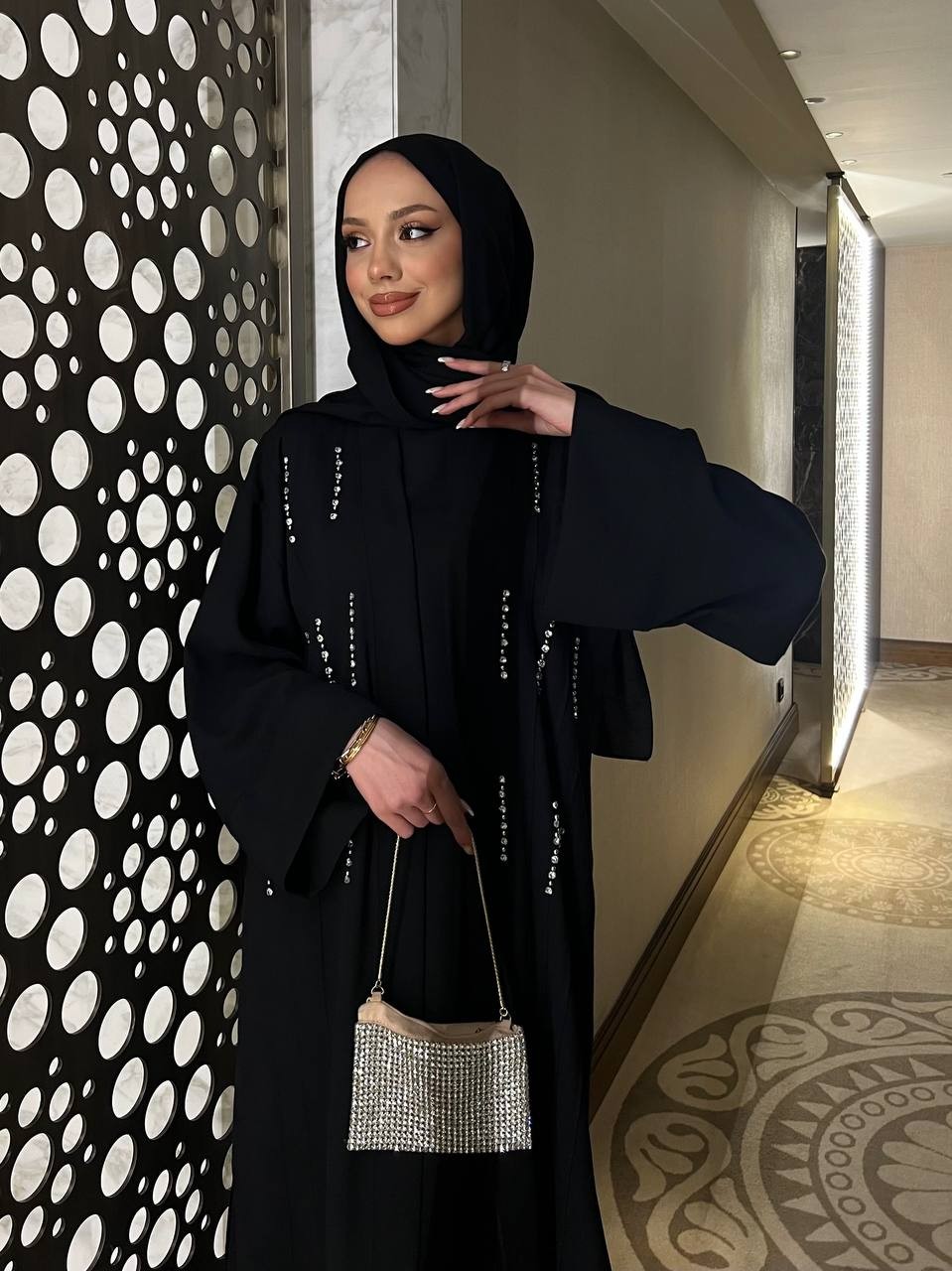 TAŞLI İÇLİKLİ ABAYA