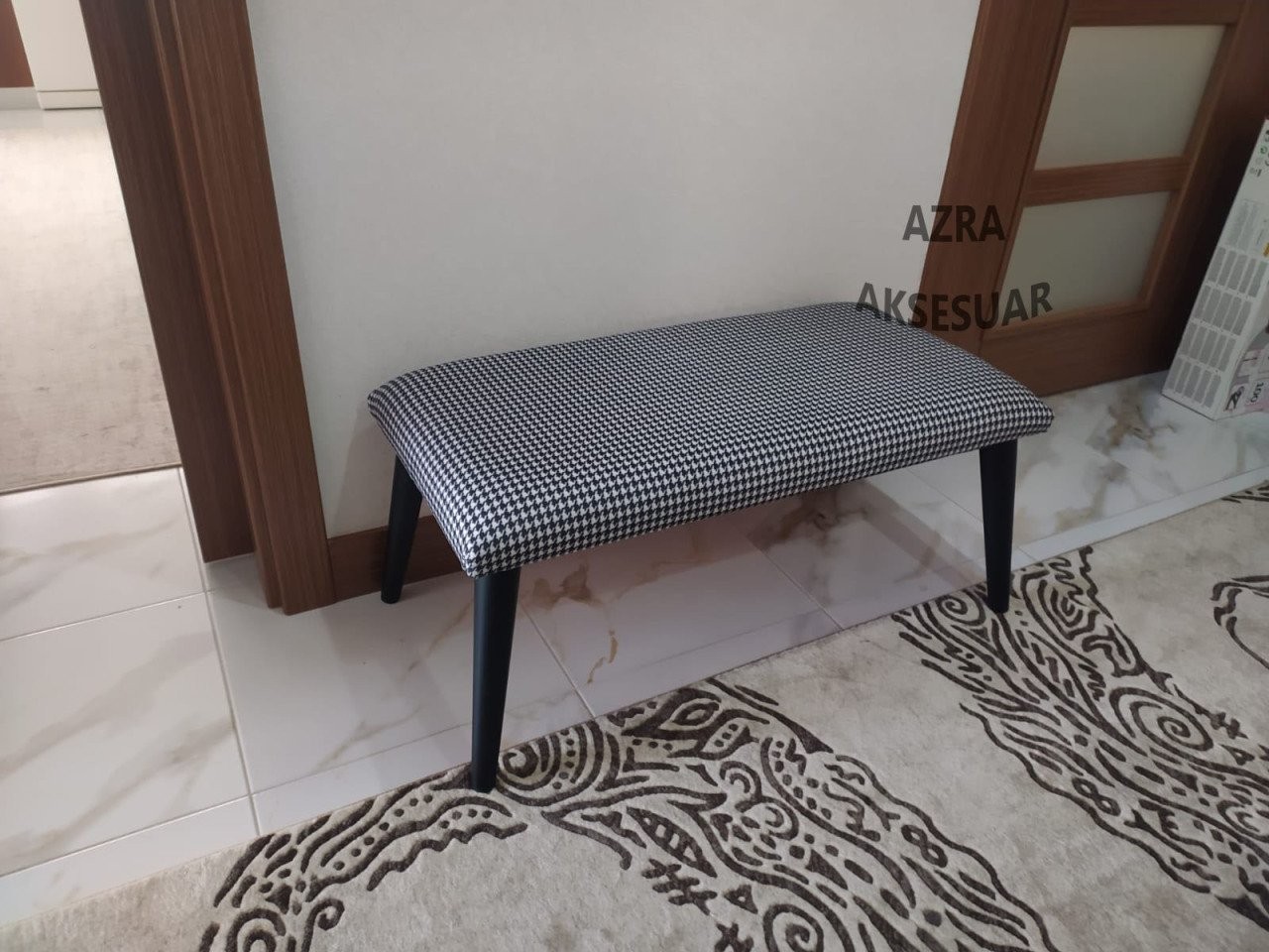 Bench - Puf - Bank - Ahşap Ayaklı - Ahşap Bench - Çift Kişilik Puf - Ekose Siyah Beyaz